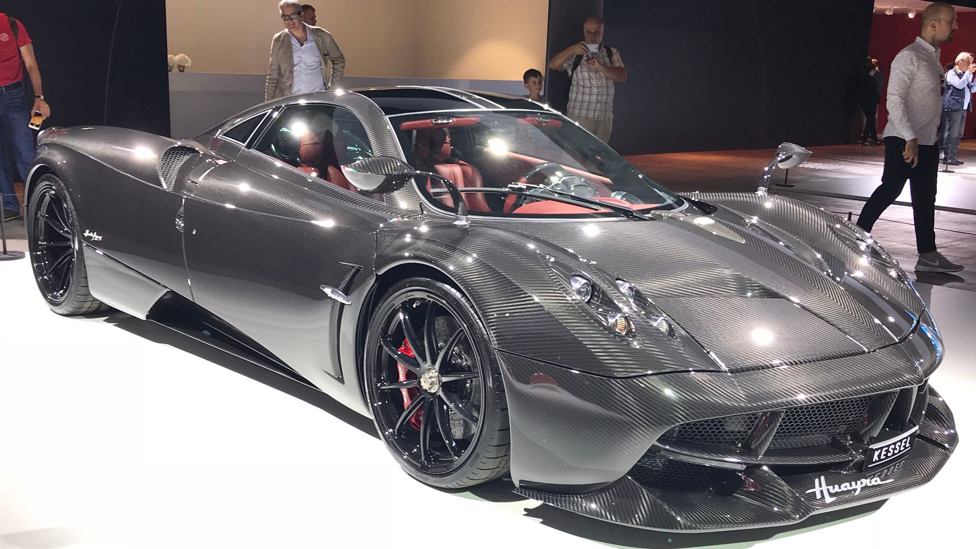 File:Pagani Huayra , Grand Basel 2018 09.jpg