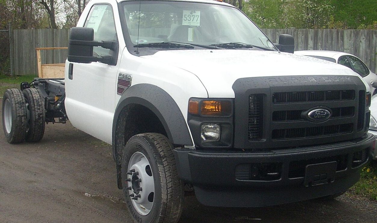 Ford F-550 Super Duty Chassis Cab
