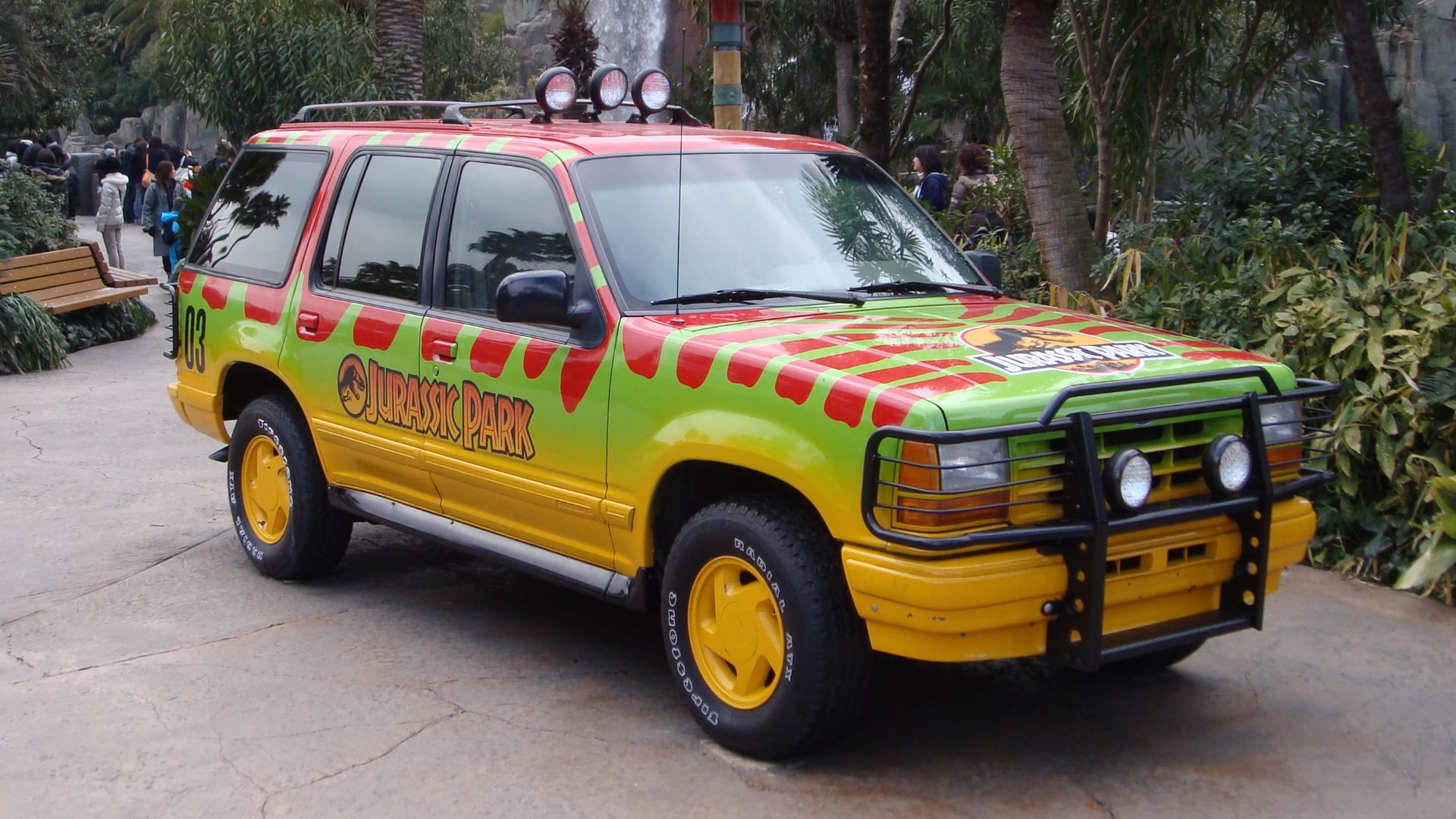 File:Jurassic Park car.jpg