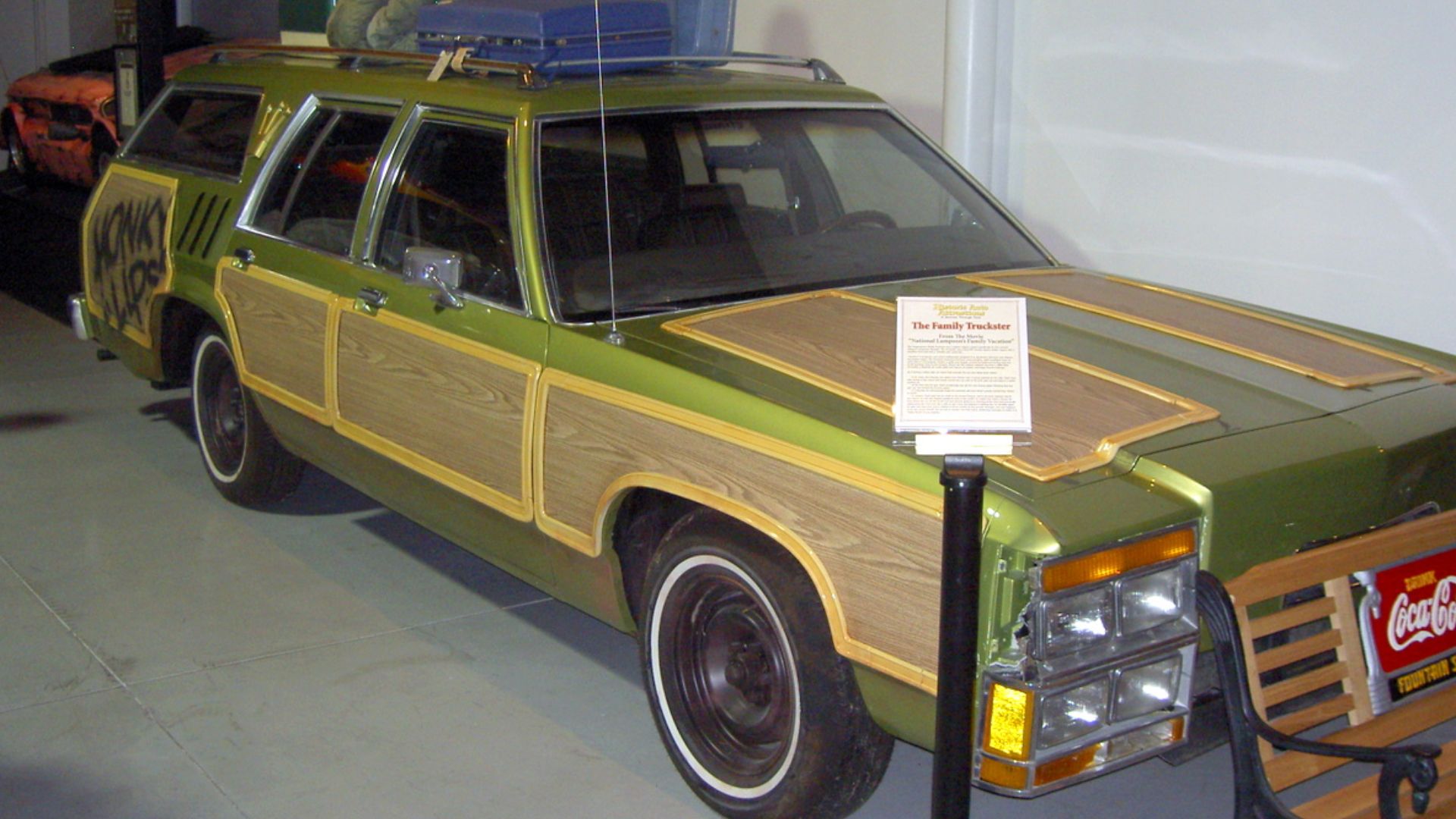 File:FamilyTruckster.jpg