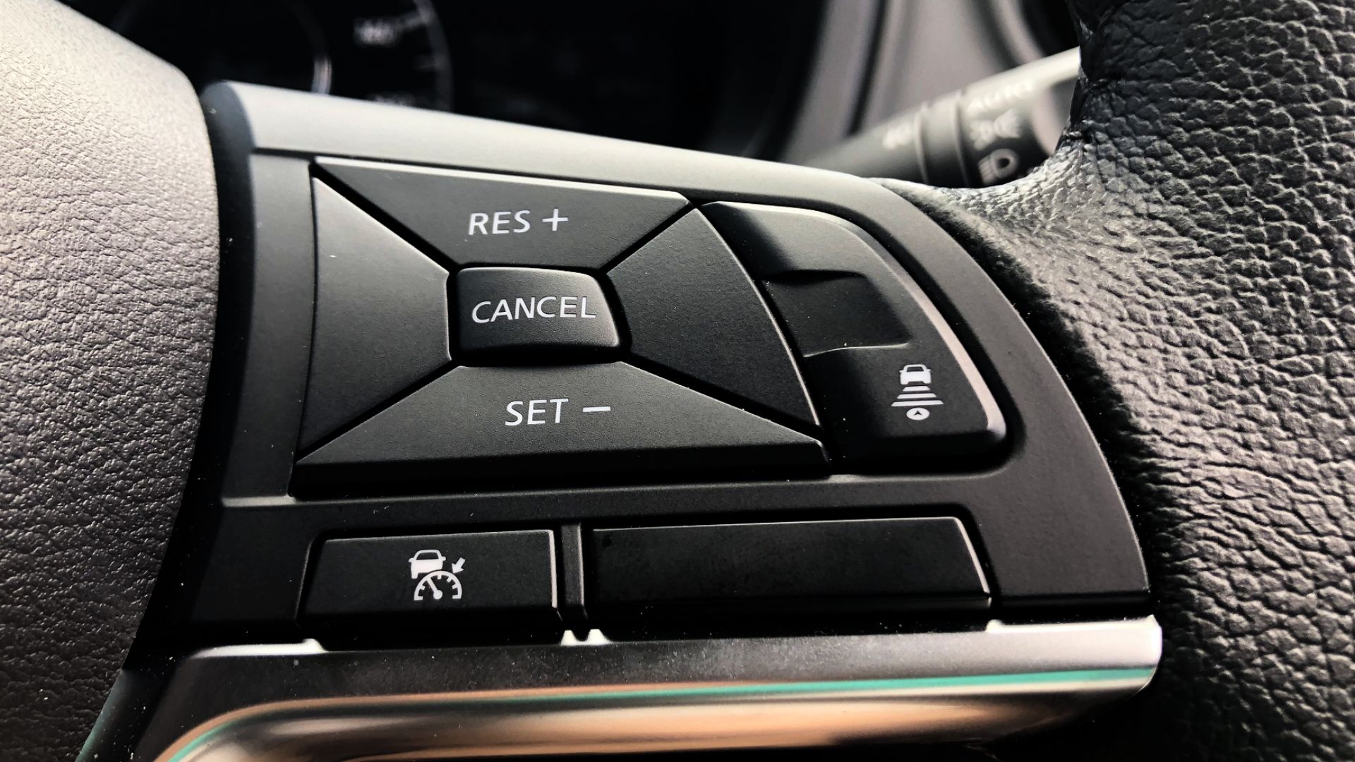 File:NOTE e-POWER SteeringSwitch.png