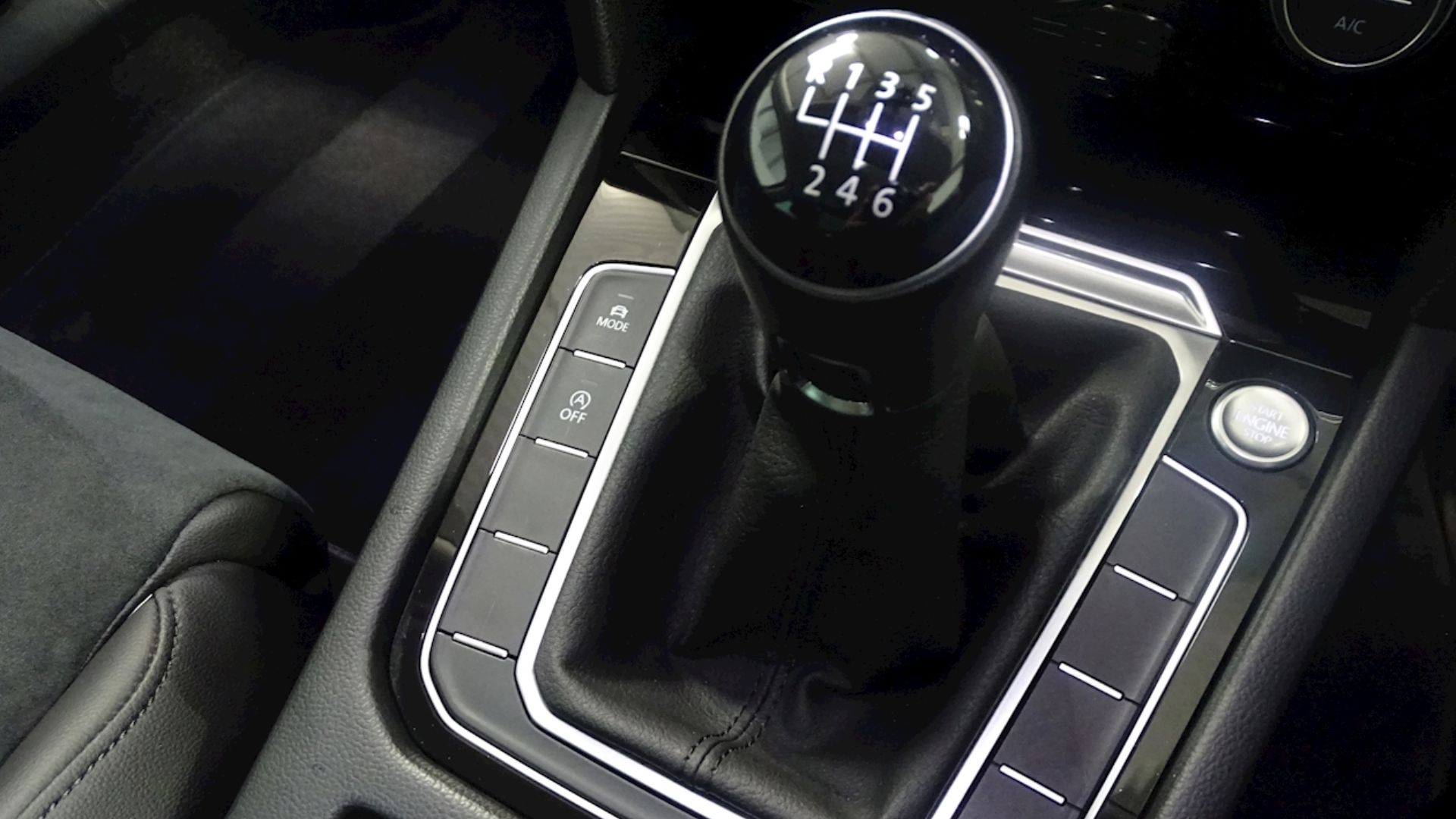 File:Volkswagen Passat Estate B8 6-speed gear shifter.jpg