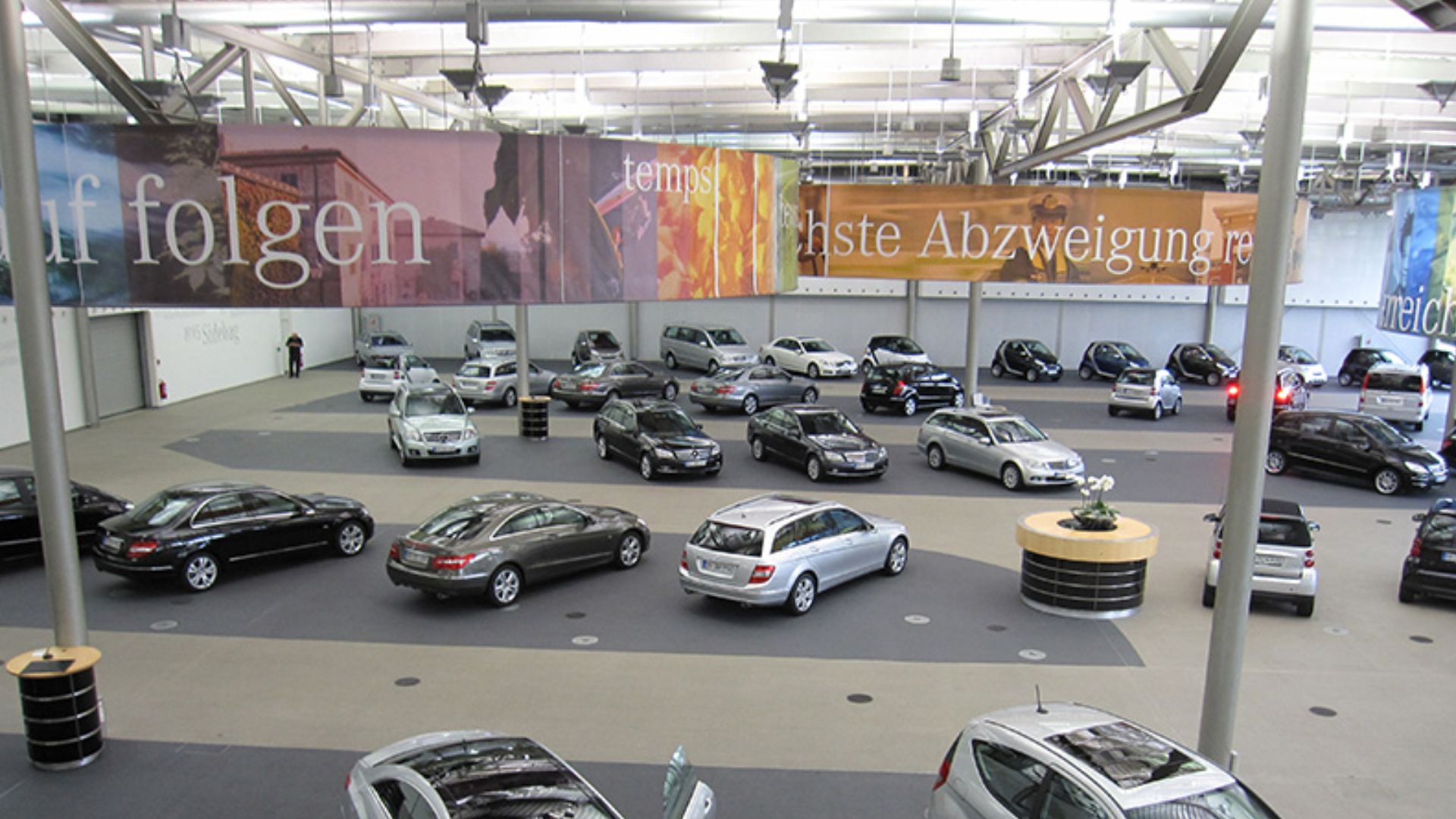 File:Mercedes-Benz Kundencenter, Sindelfingen (5262311055).jpg