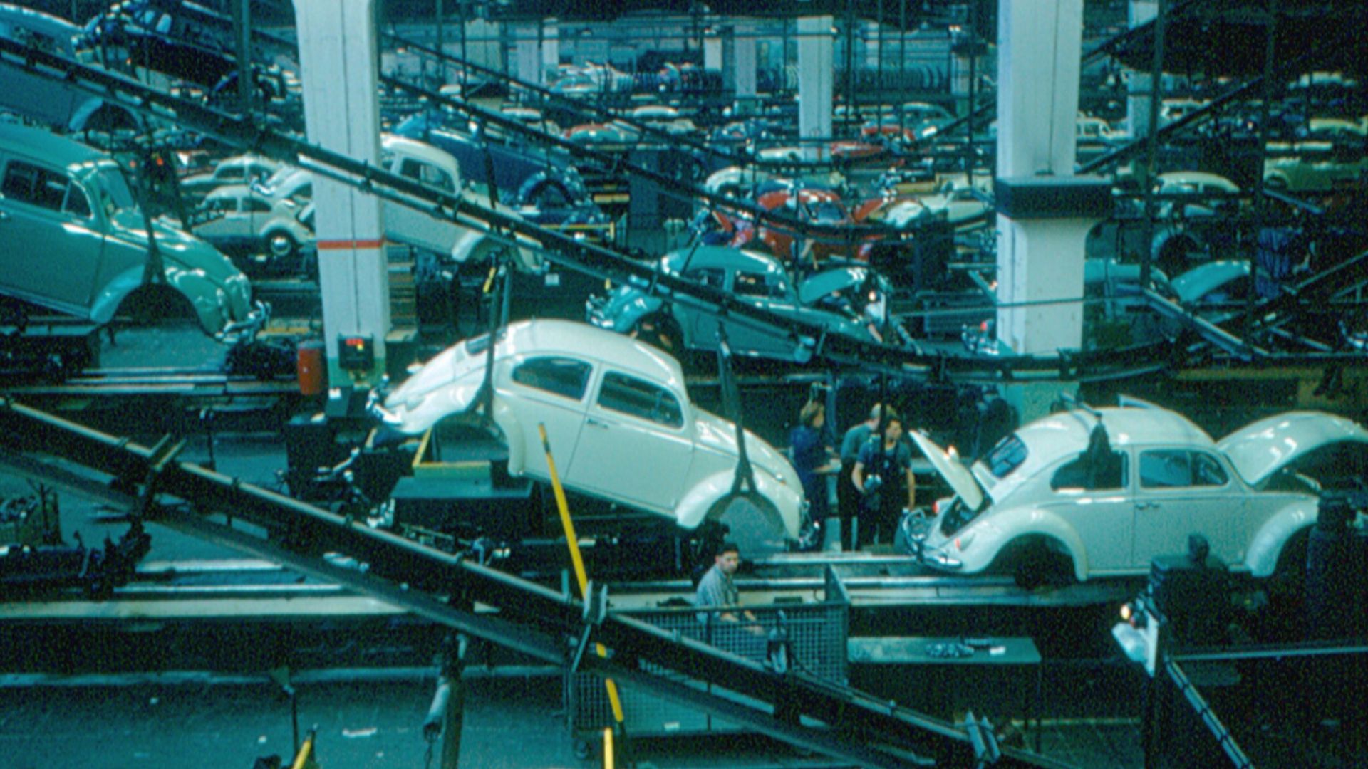 File:Volkswagen Assembly Line in Wolfsburg (1960).jpg