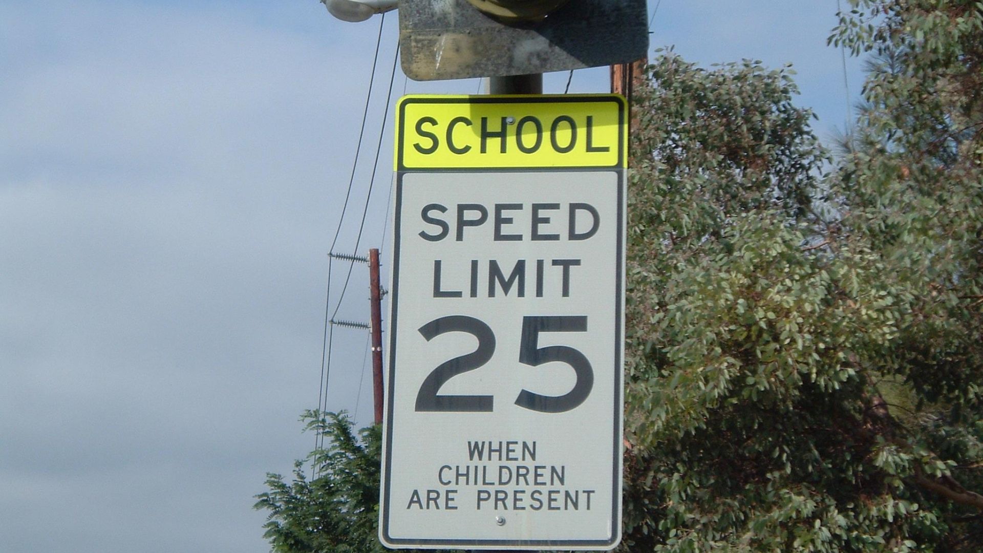 File:SchoolZone-SpeedLimitSignAndLight.JPG
