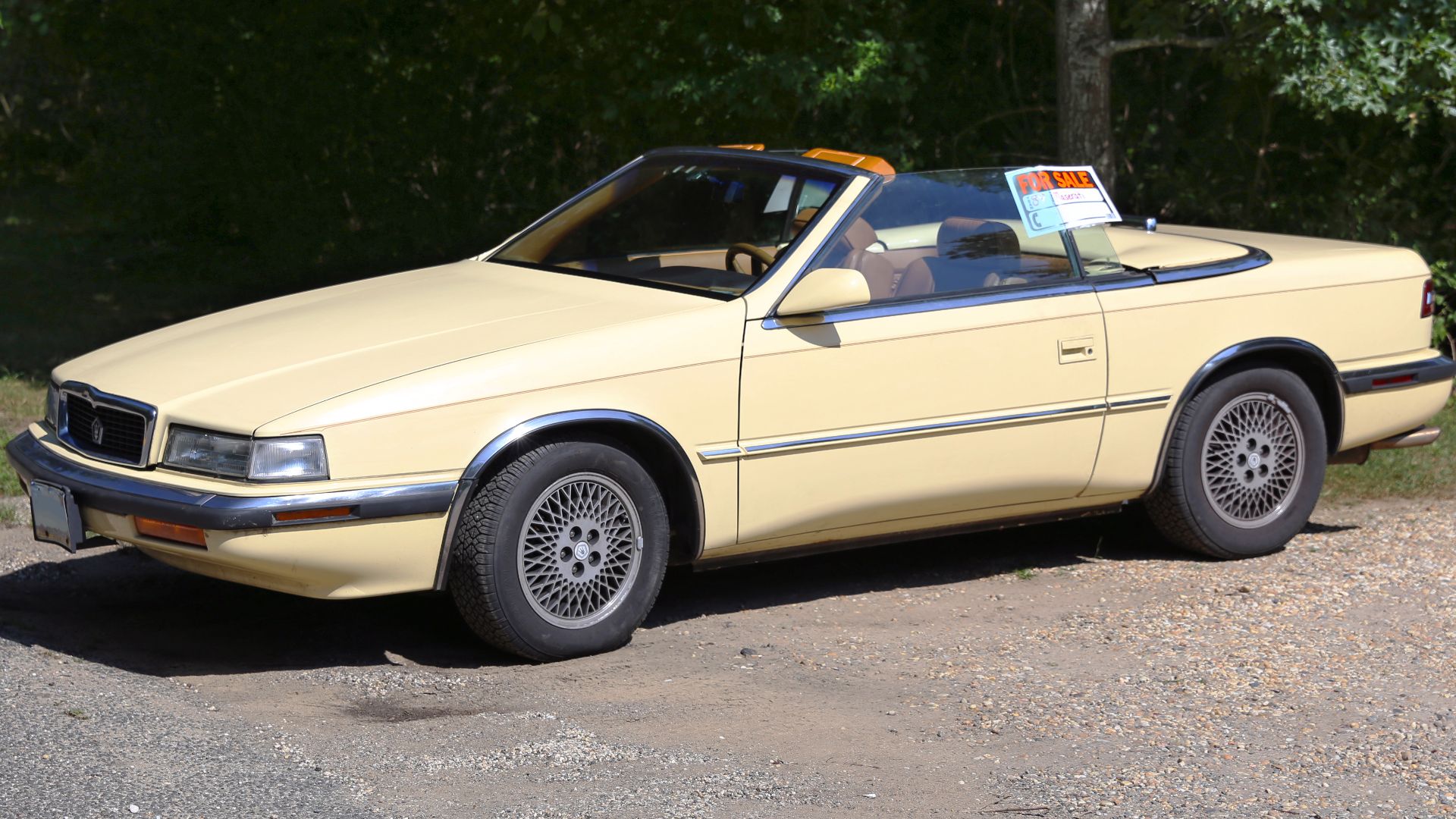 File:1989 Chrysler TC by Maserati, front side.jpg