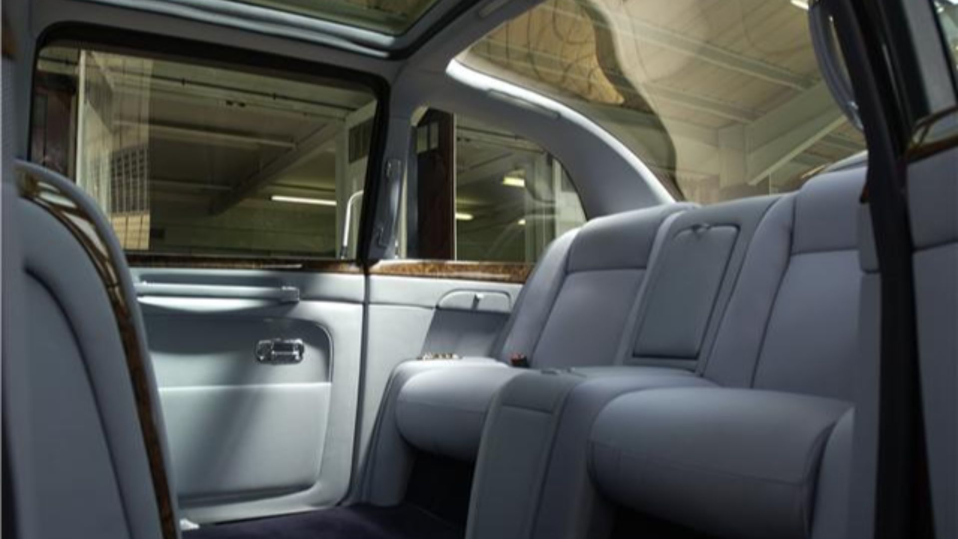 File:Hield Bentley Interior.jpg