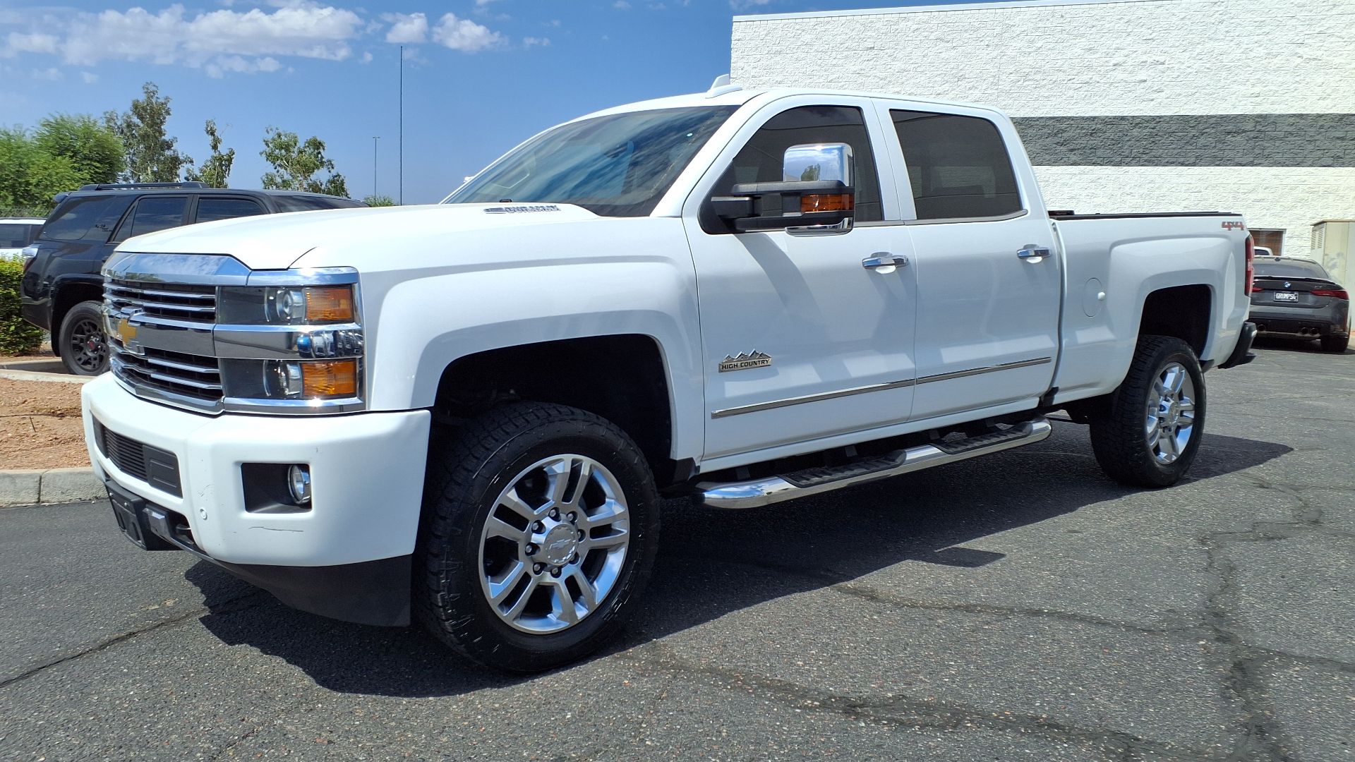 File:16 Chevrolet Silverado 2500HD High Country.jpg