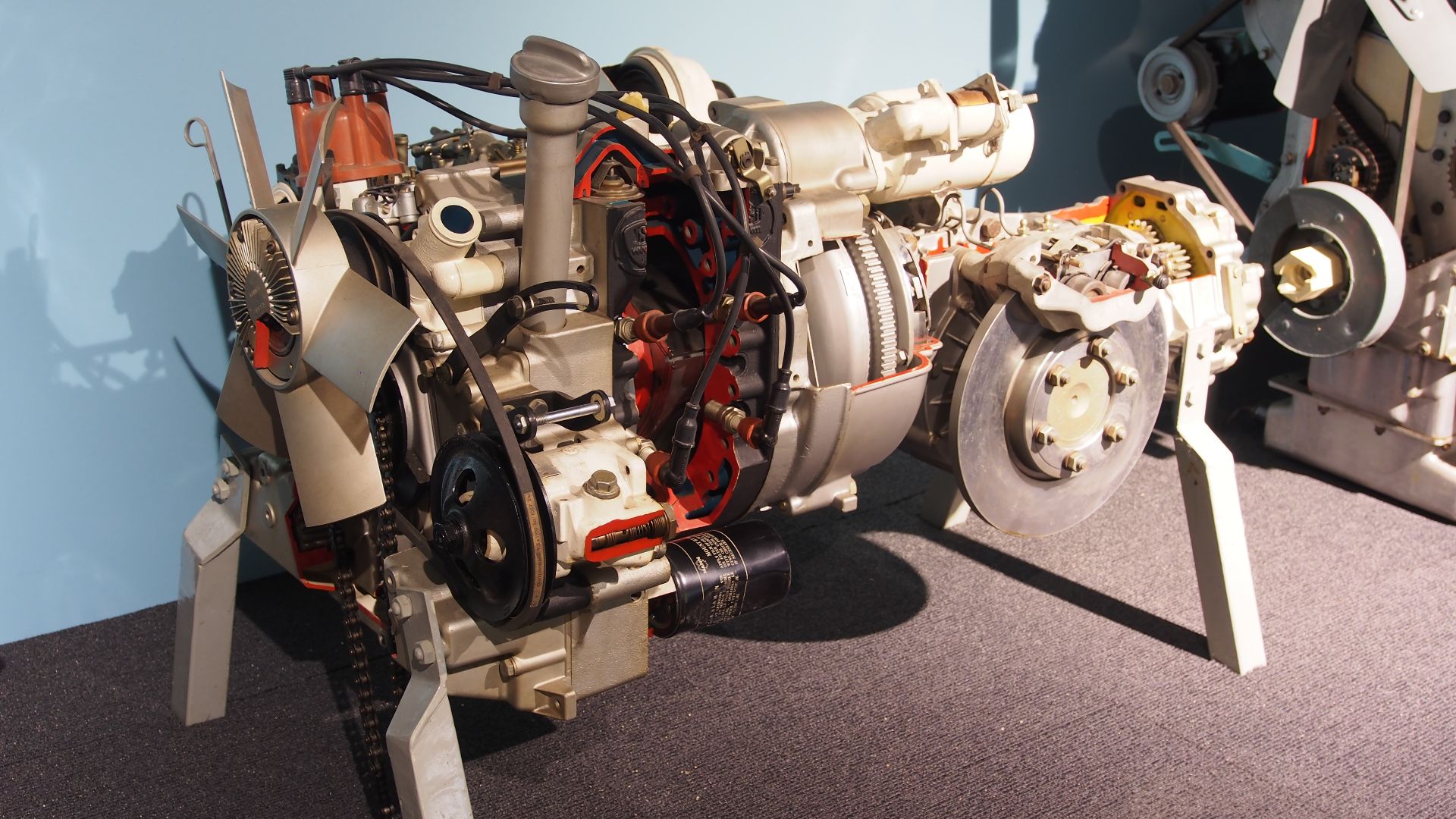 File:1967 NSU RO80 Rotary engine photo1.JPG