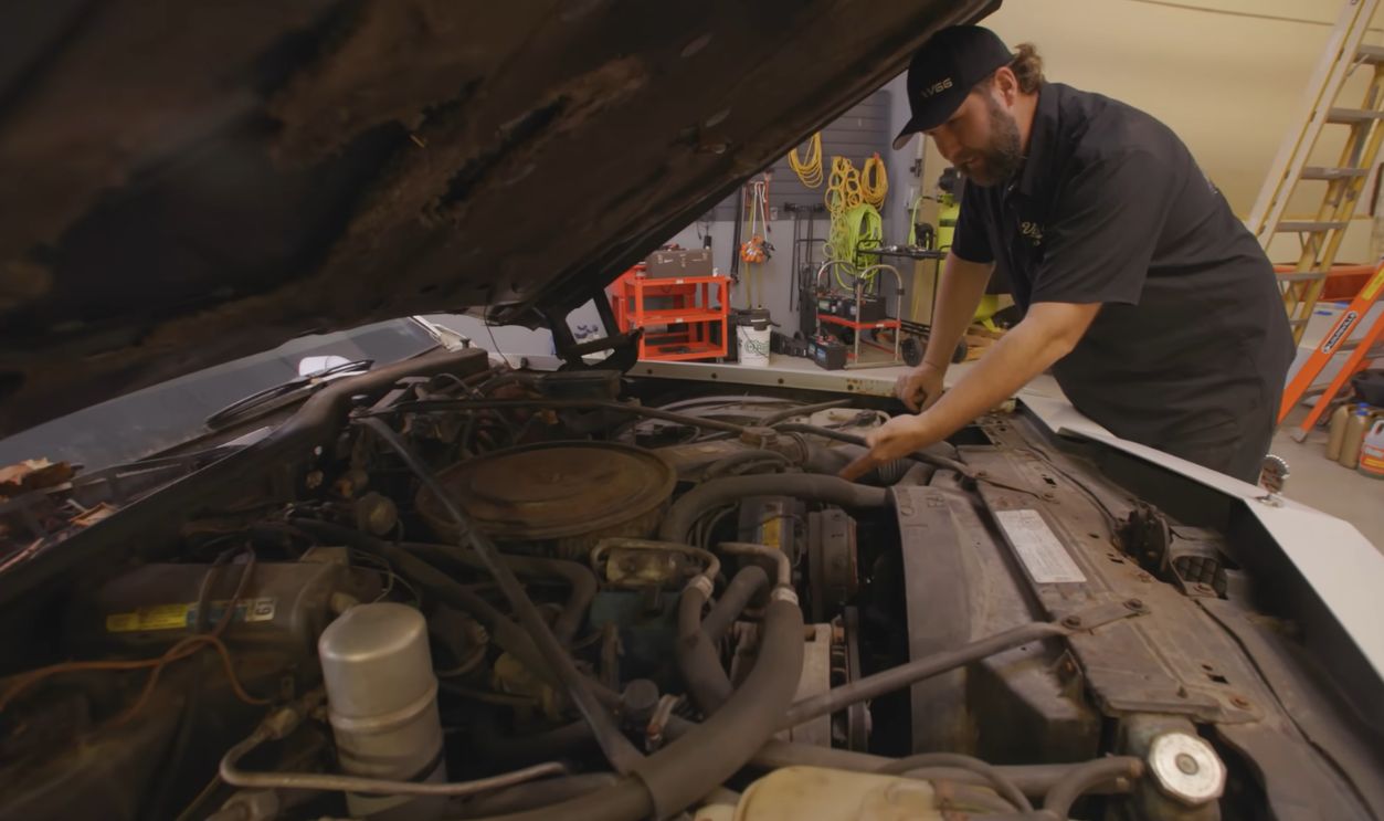 Cadillac V8-6-4 Engine