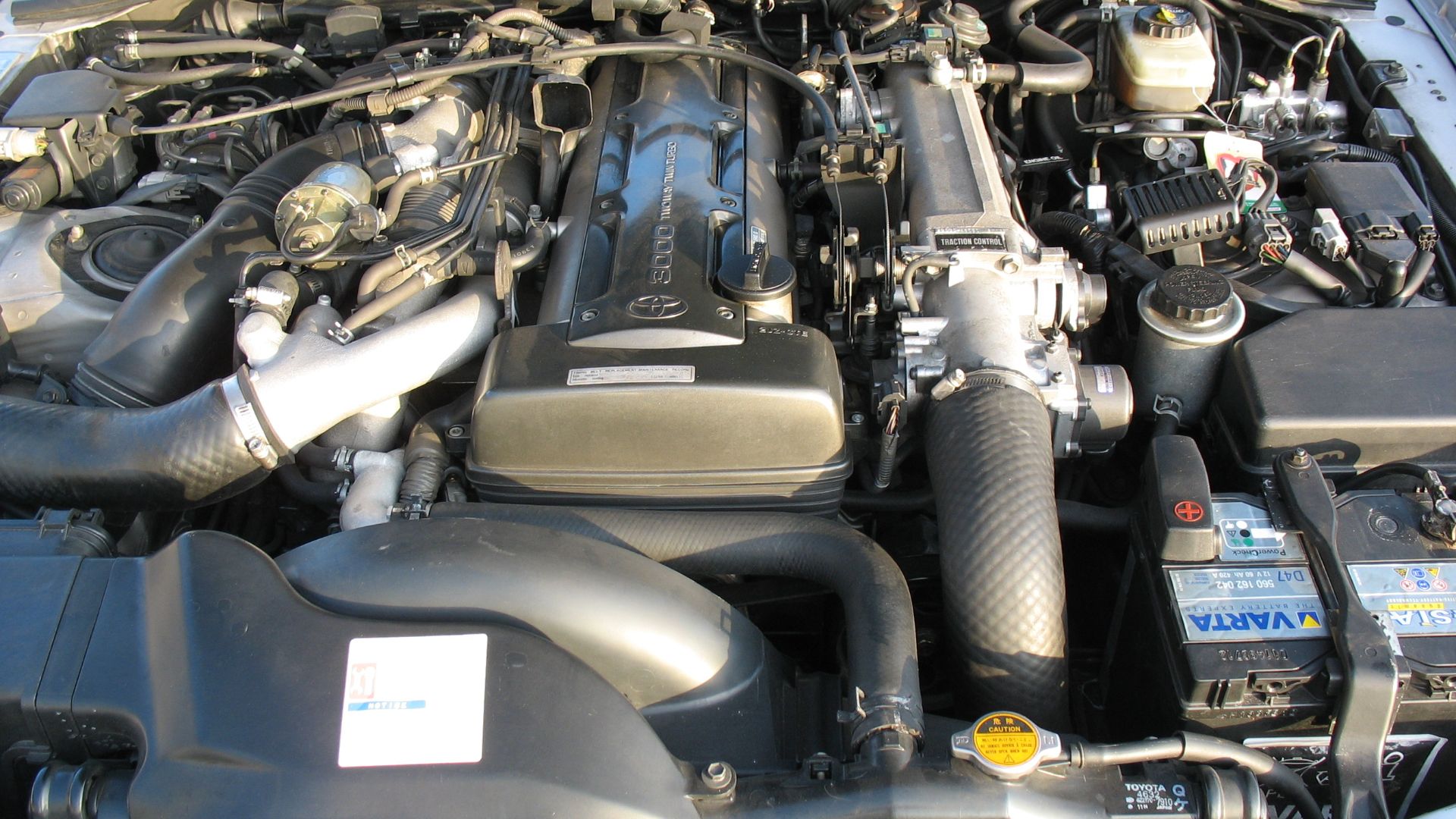 File:Toyota Supra MKIV Motorraum.JPG