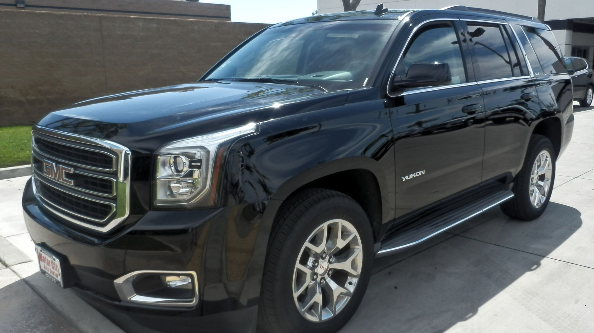 File:GMC Yukon P4250783.jpg