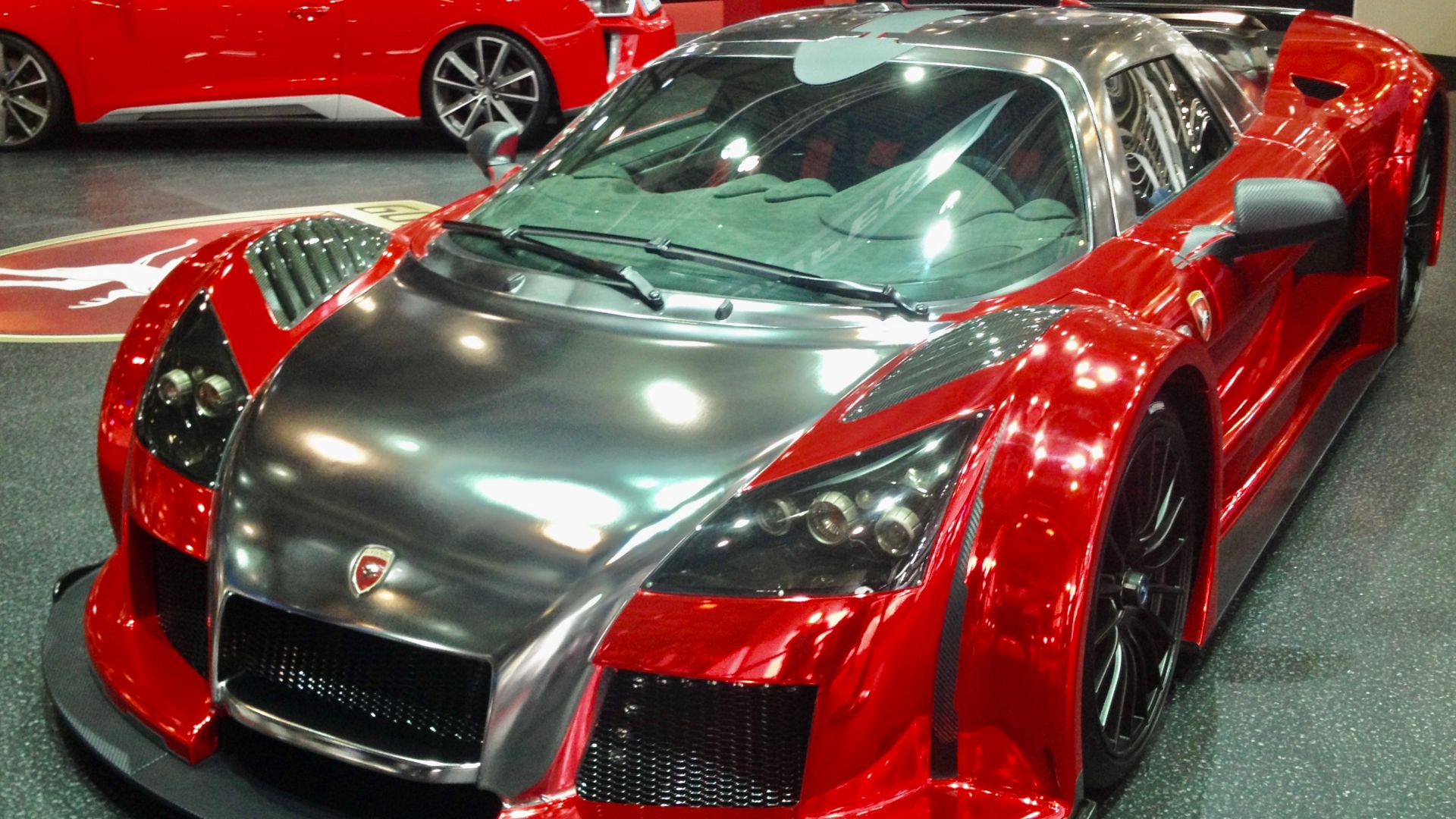 File:Gumpert Apollo S and Explosion, GIMS 2014 (Ank Kumar) 01.jpg