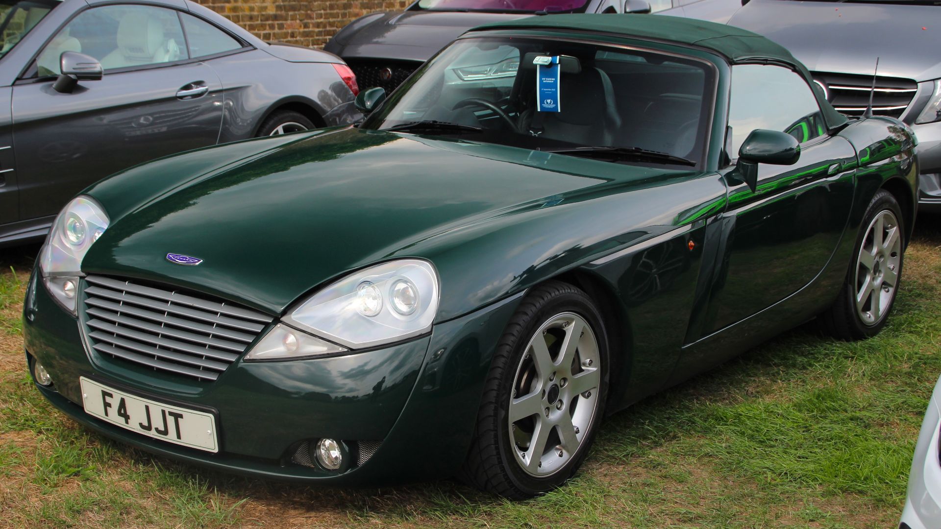 File:2001 Jensen SV8.jpg