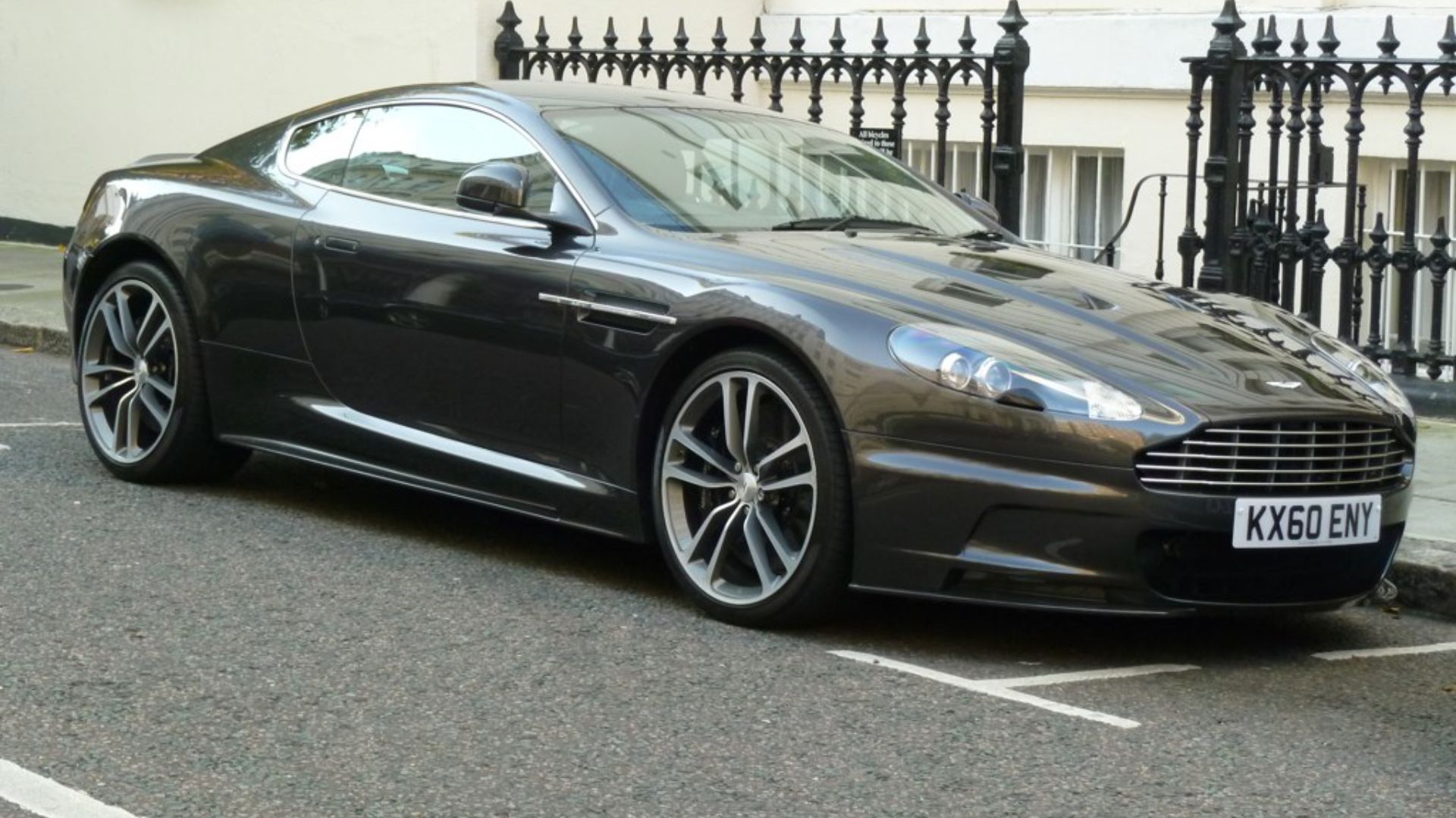 File:Aston Martin DBS (6352642691).jpg