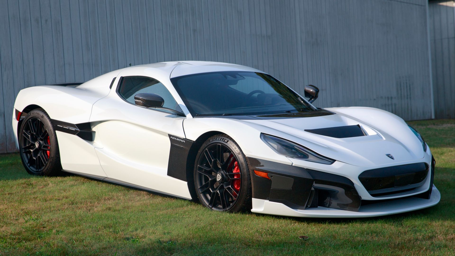 File:Rimac Nevera in Bridgehampton, front right.jpg