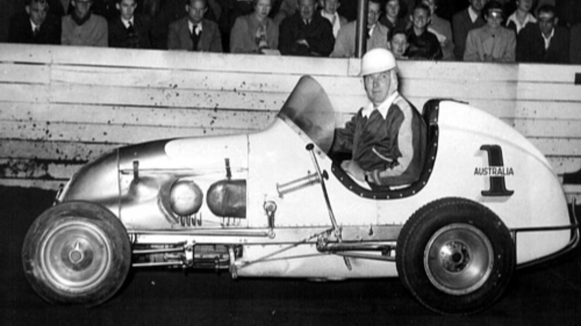 File:Ray Revell - Australia 1 Offy.jpg