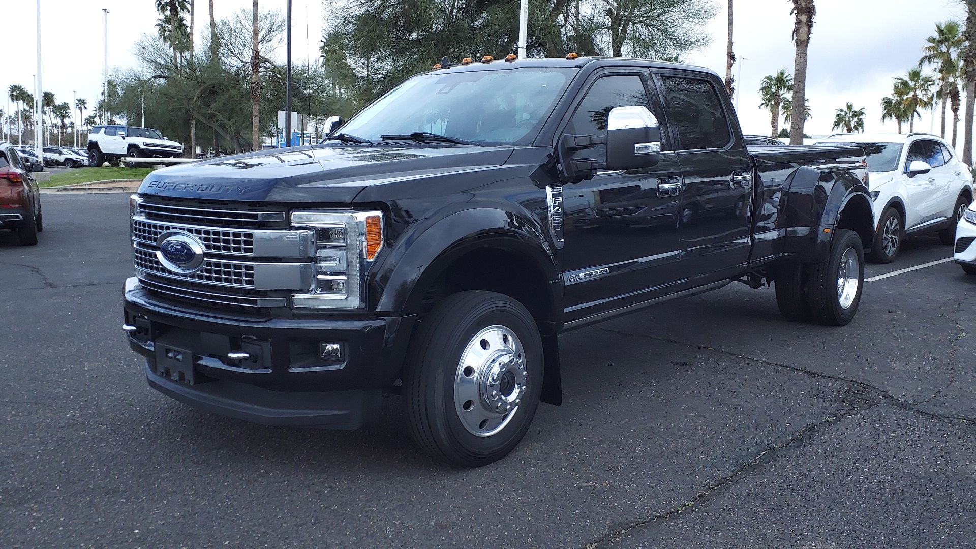 File:19 Ford F-450 Super Duty Platinum.jpg