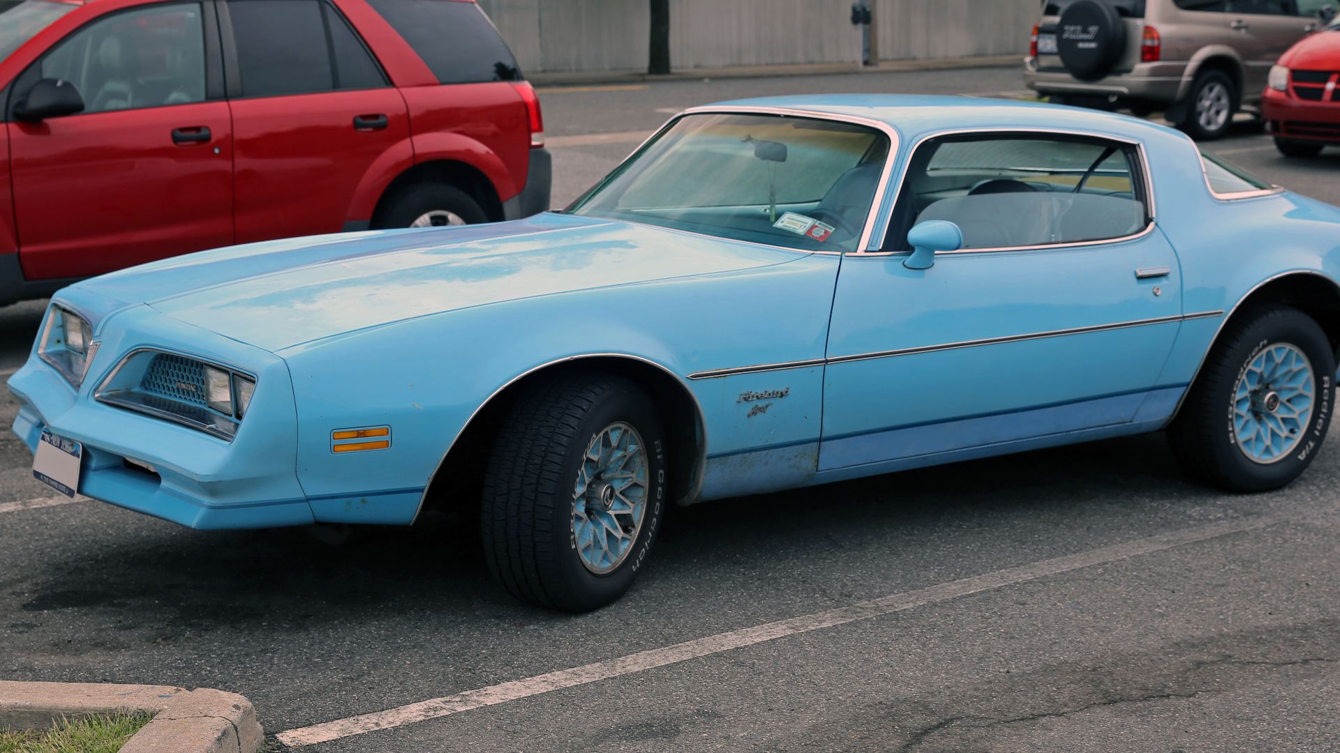 File:1977 Pontiac Firebird Esprit, front left.jpg