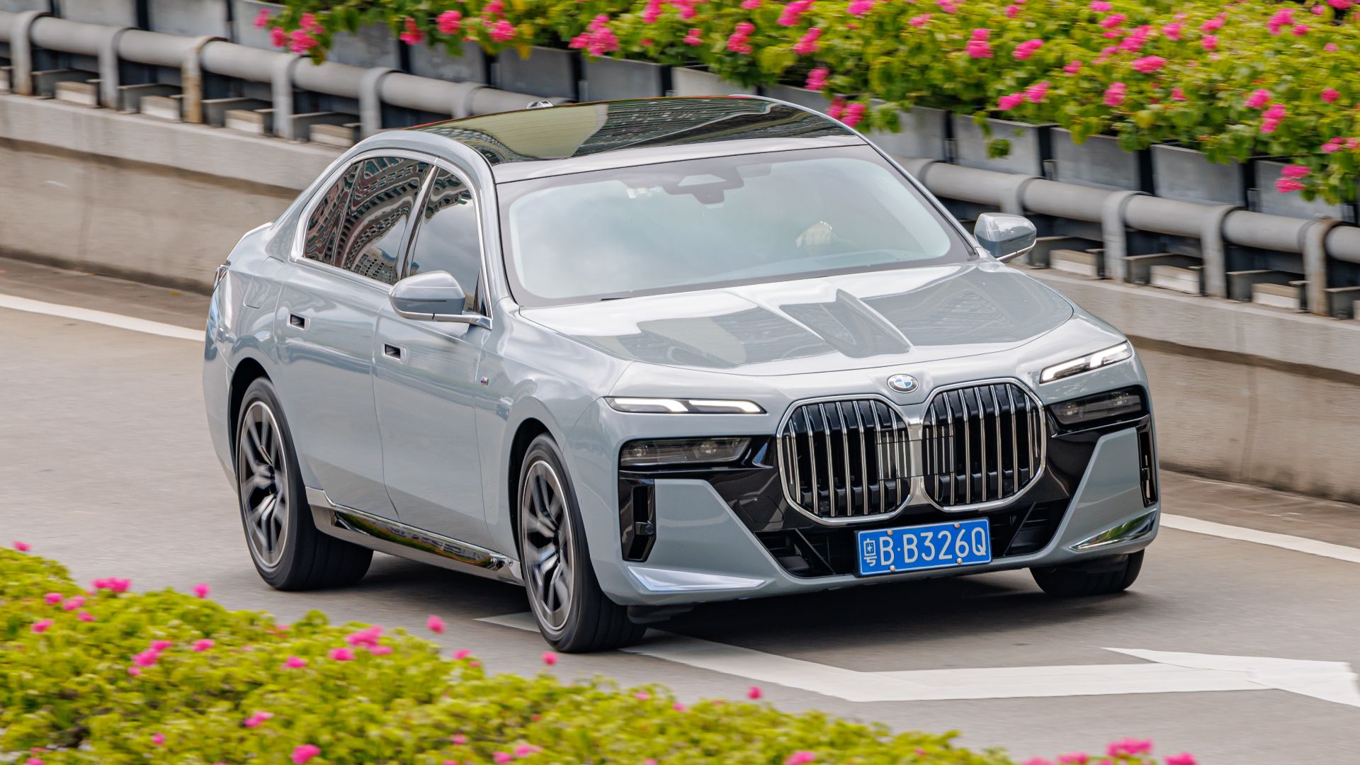 File:BMW 7 SERIES (G70) China.jpg