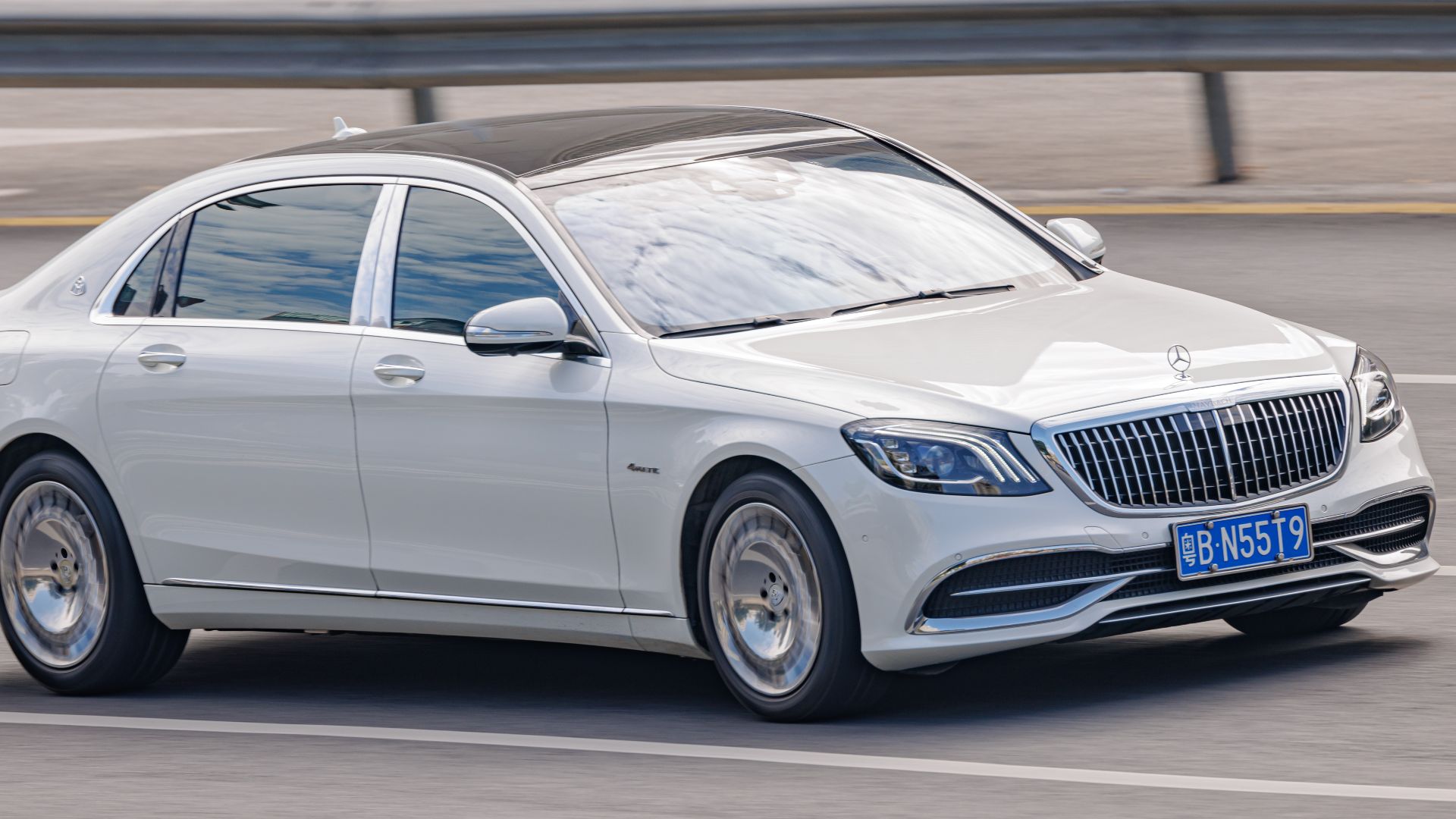 File:MERCEDES MAYBACH S-CLASS (W222) China (9).jpg