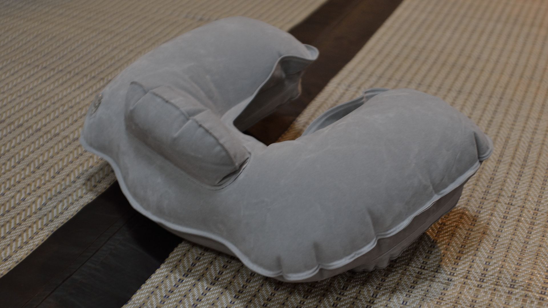 File:Travel Pillow.jpg