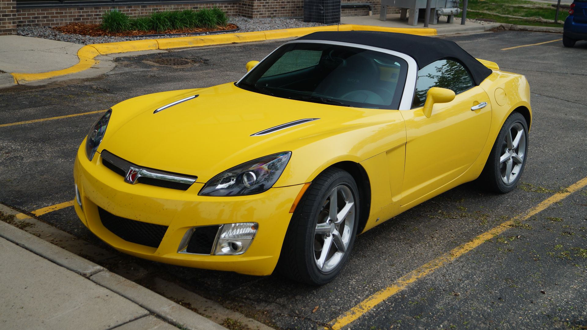 File:2007 Saturn Sky Red Line (26973147416).jpg