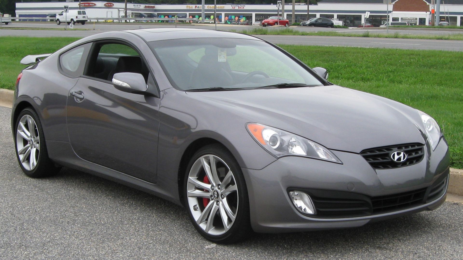 File:2010 Hyundai Genesis Coupe 1 -- 08-28-2009.jpg