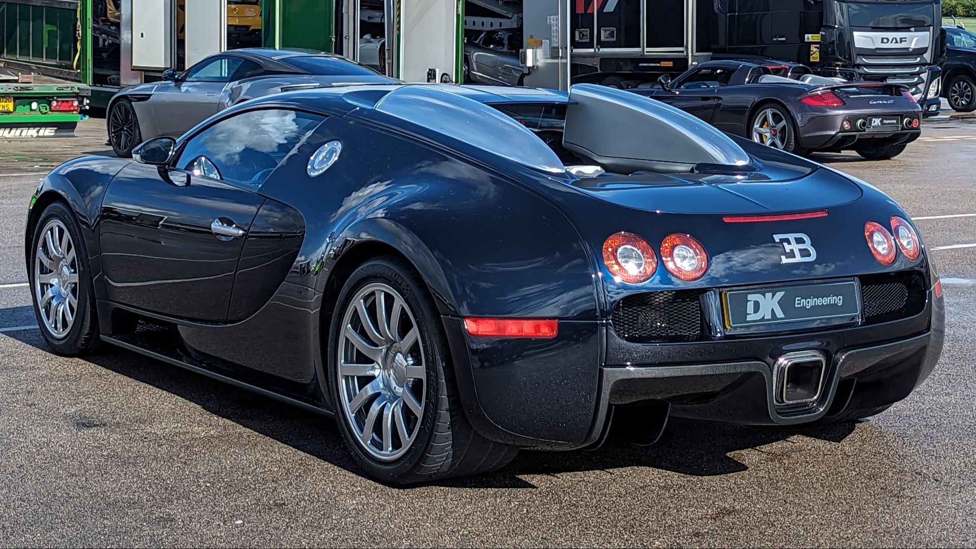 File:Bugatti Veyron (17975).jpg