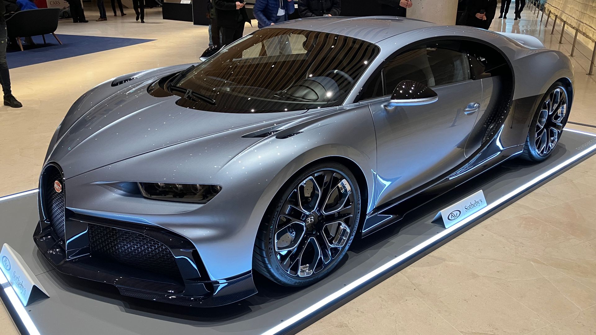 File:2022 Bugatti Chiron Profilée.jpg