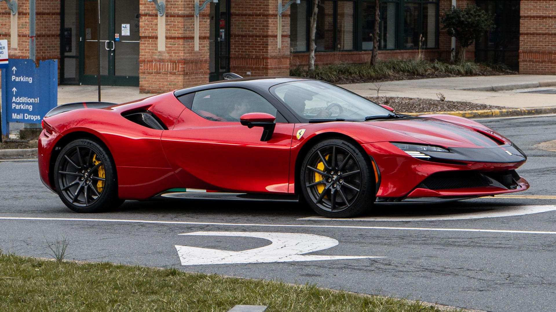 File:Ferrari SF90 Stradale Washington DC Metro Area, USA.jpg