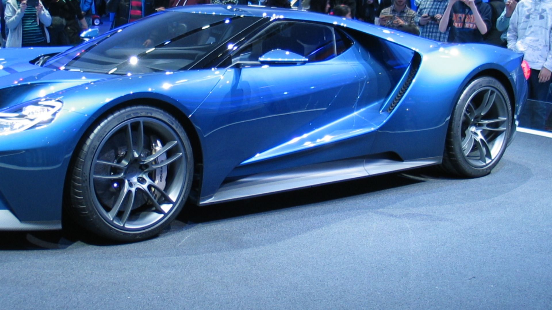 File:2017 Ford GT front.JPG