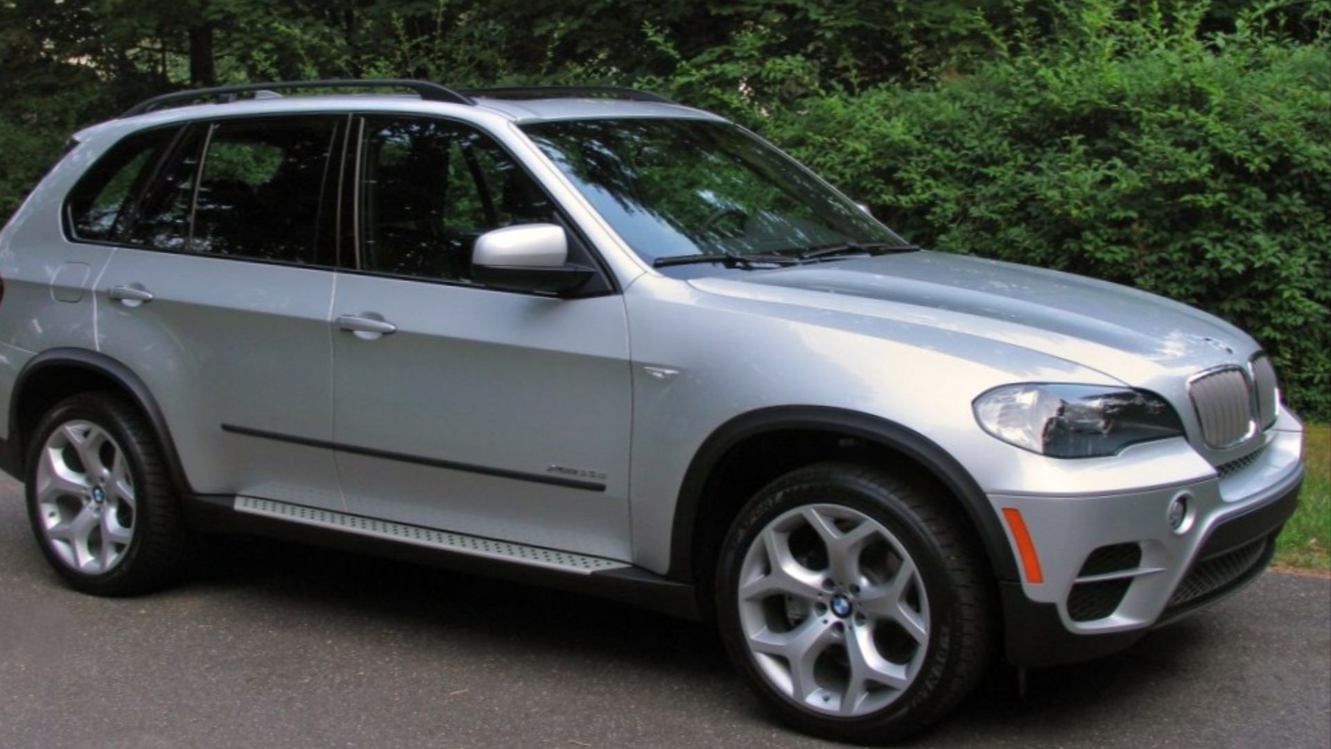 File:2011 BMW X5 xDrive 35d.jpg