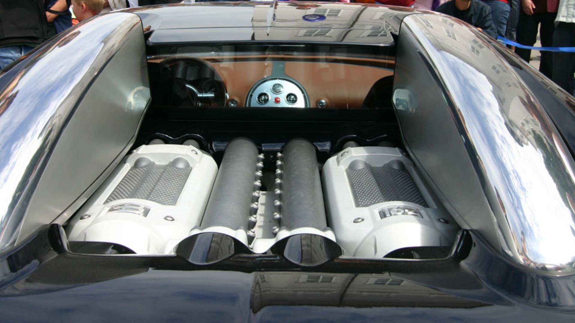 File:Bugatti Veyron-salzburg.jpg