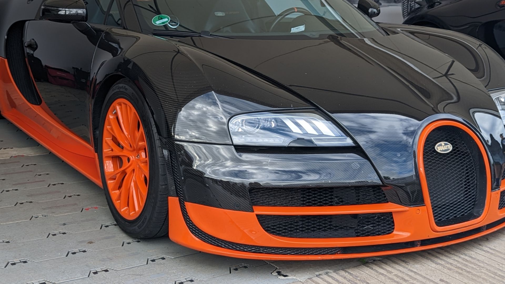 File:Bugatti Veyron (85251).jpg
