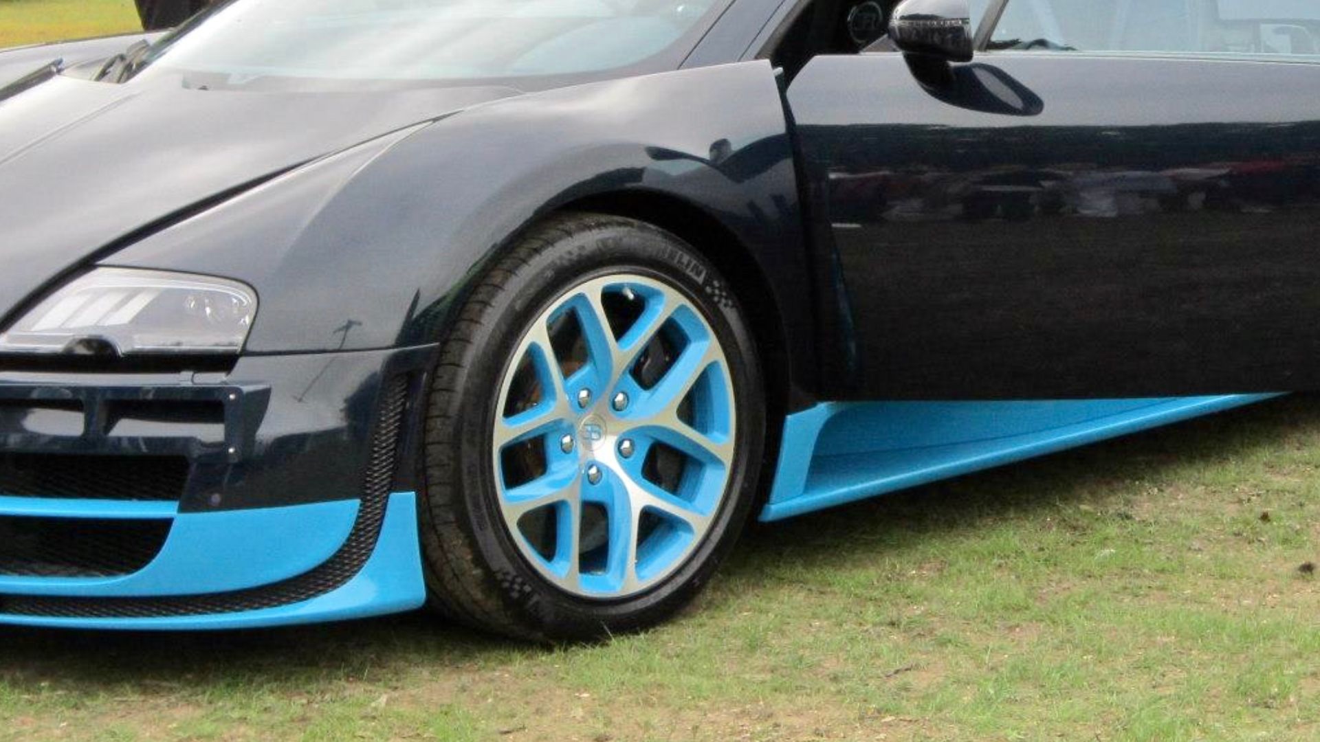 File:Bugatti Veyron at Chelsea Auto Legends 2012 (Ank Kumar) 01.jpg