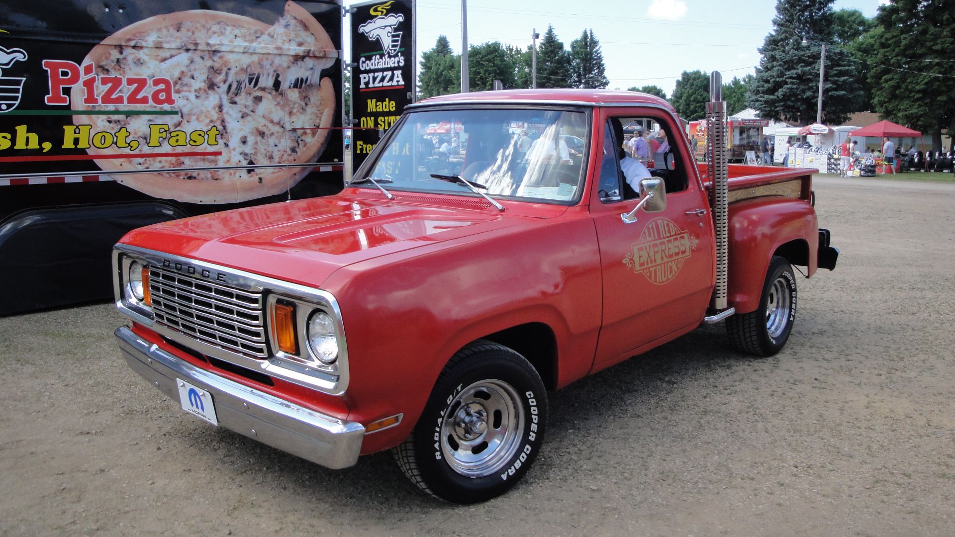 File:1978 Dodge Lil' Red Express Pick-Up (7324786496).jpg