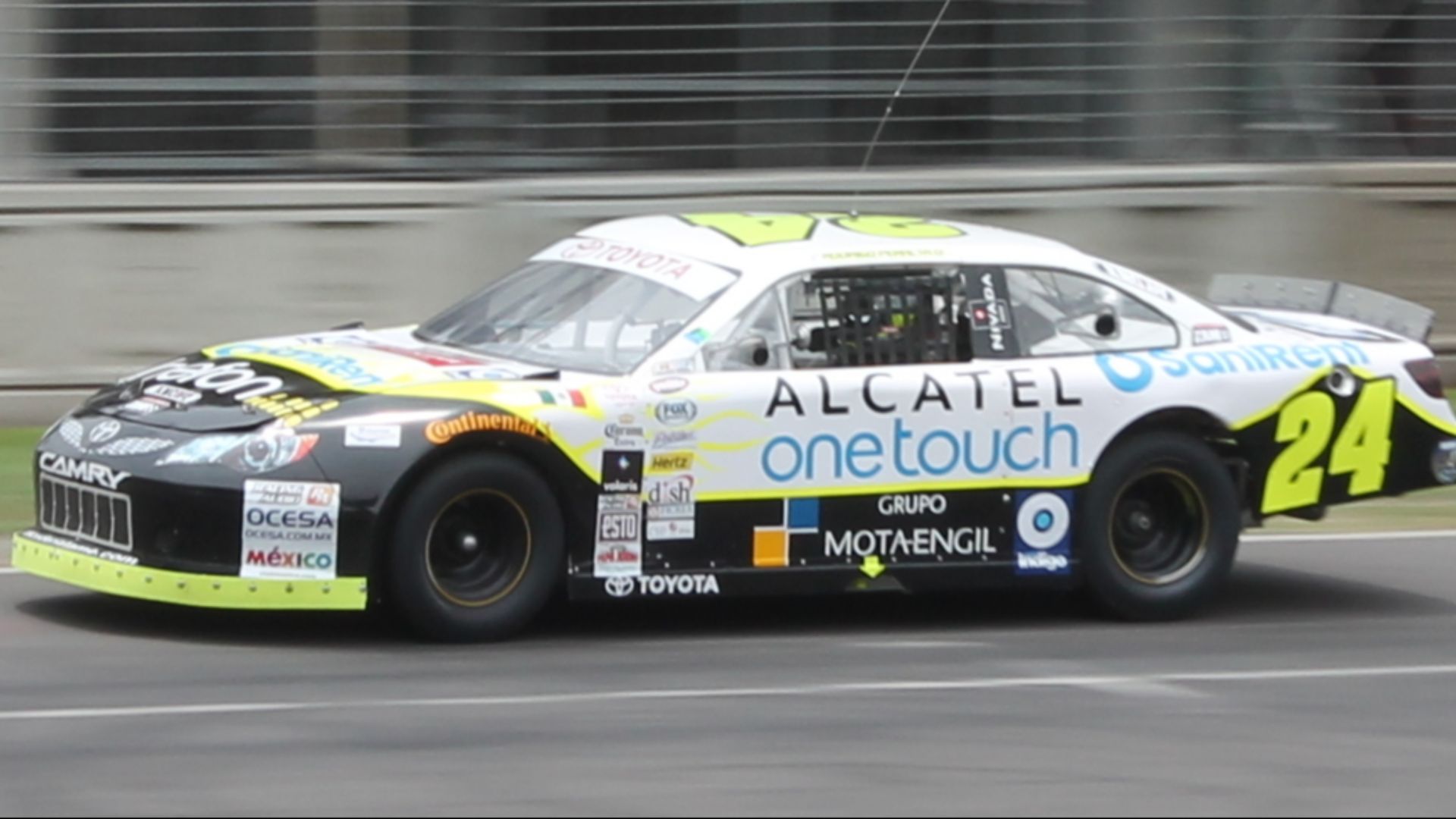 File:Nascar México (17018086567).jpg