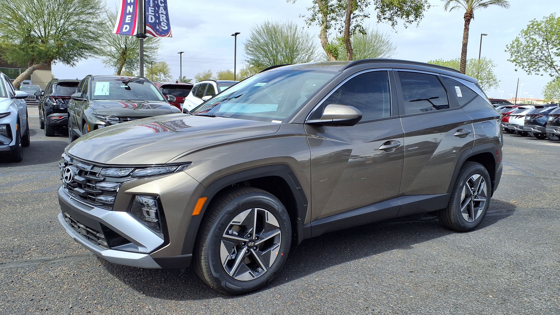 File:25 Hyundai Tucson Plug-In Hybrid SEL.jpg