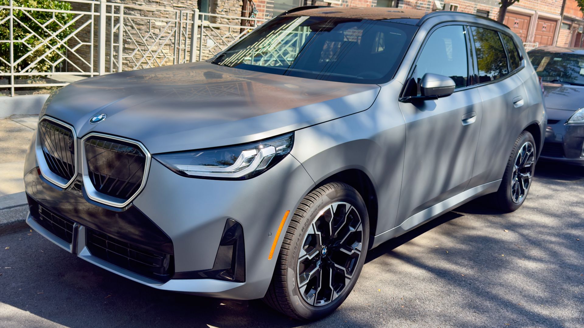 File:2025 BMW X3 30 xDrive - 01.jpg