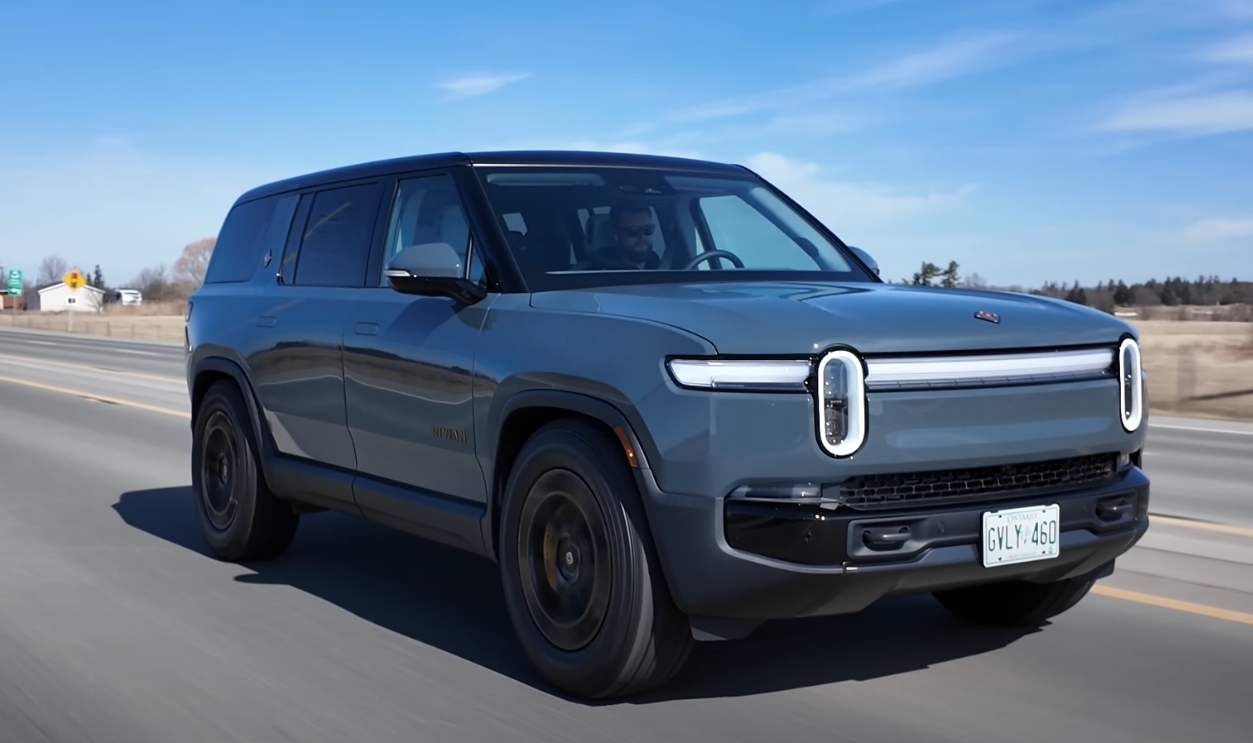 2025 Rivian R1S Gen 2 (2)