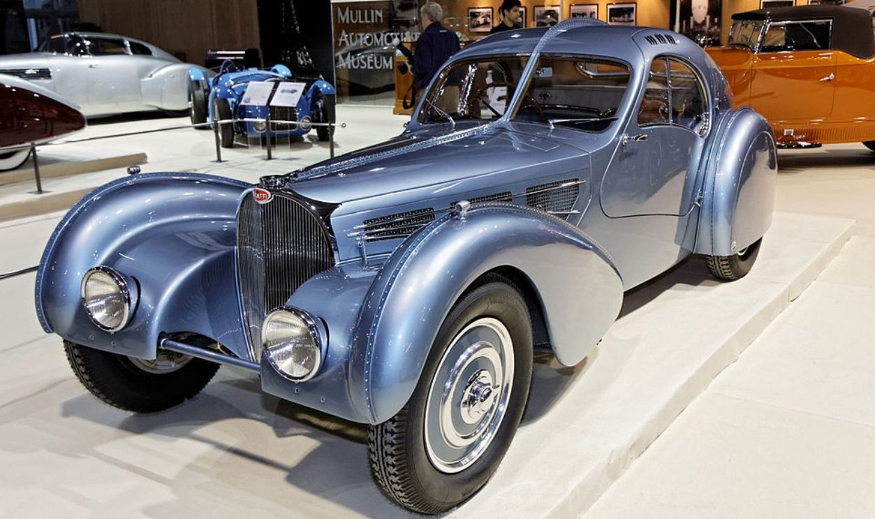 File:Paris - Retromobile 2012 - Bugatti type 57SC Atlantic - 1936 - 001.jpg