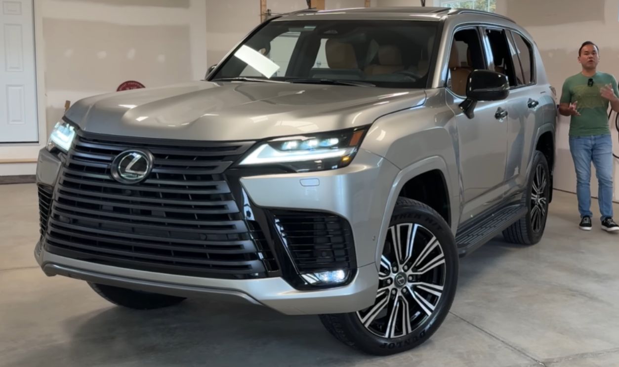 Lexus LX 700h