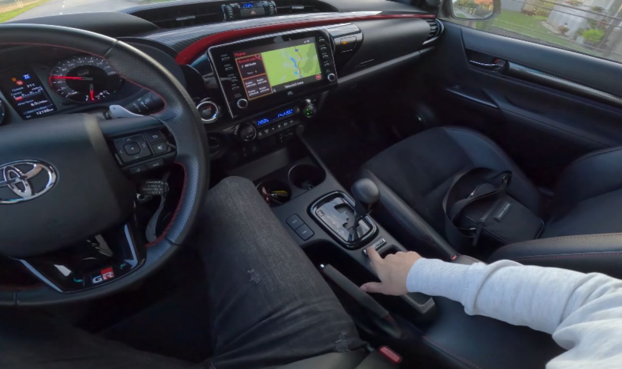 Toyota Hilux GR Sport V-Cross (international)