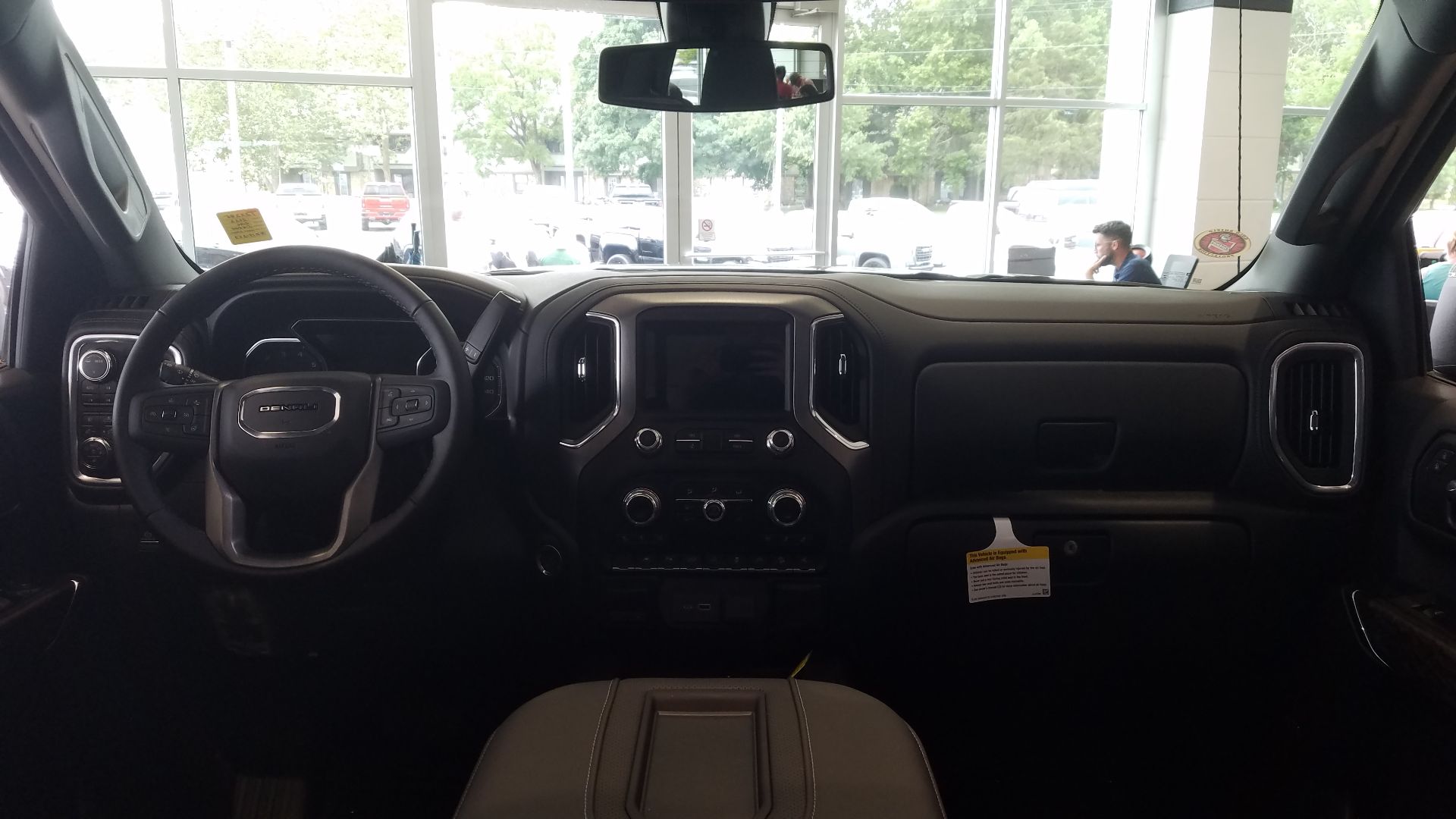 File:2022 GMC Sierra Denali interior.jpg