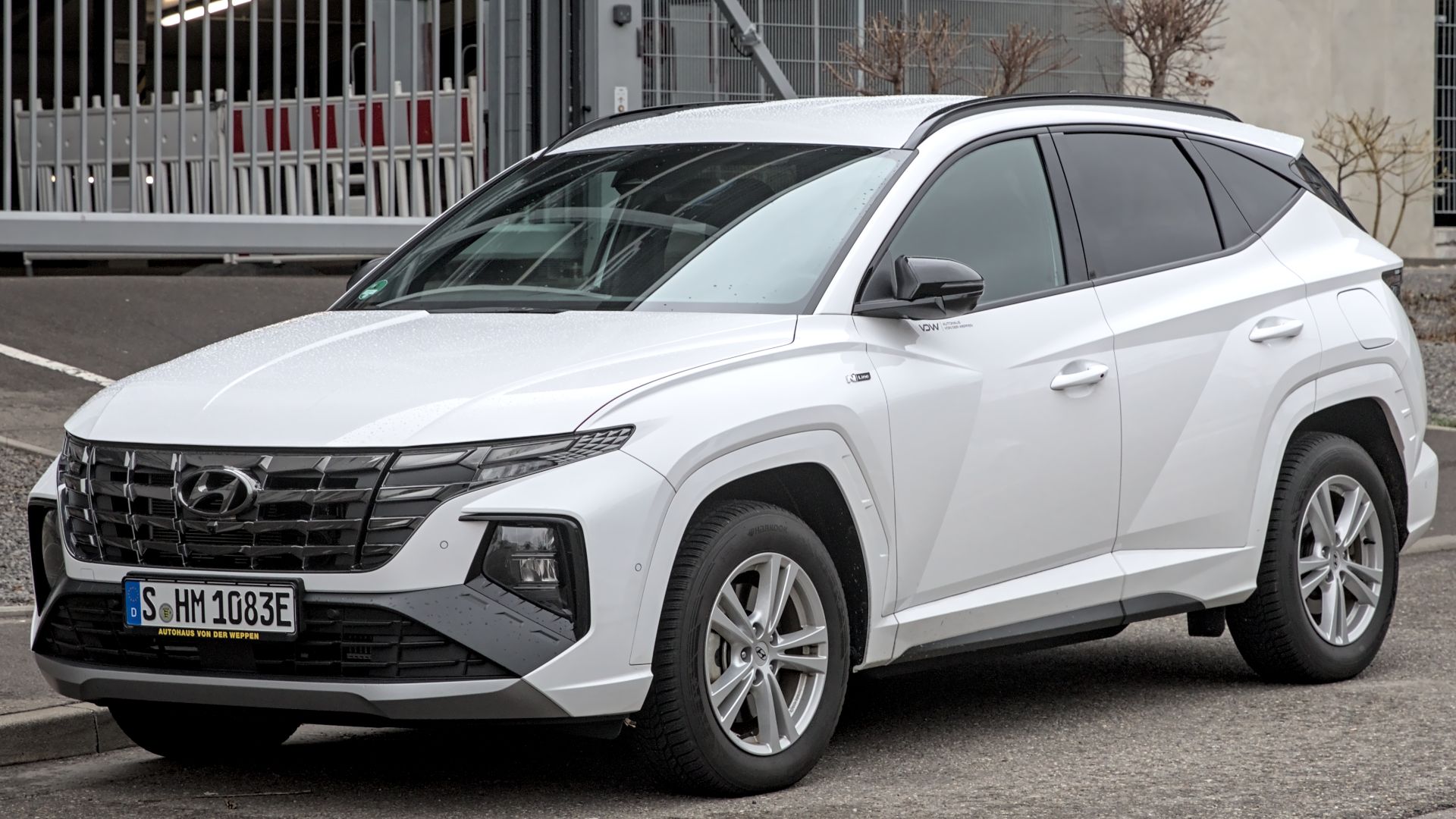 File:Hyundai Tucson (NX4, SWB) PHEV 1X7A1858.jpg