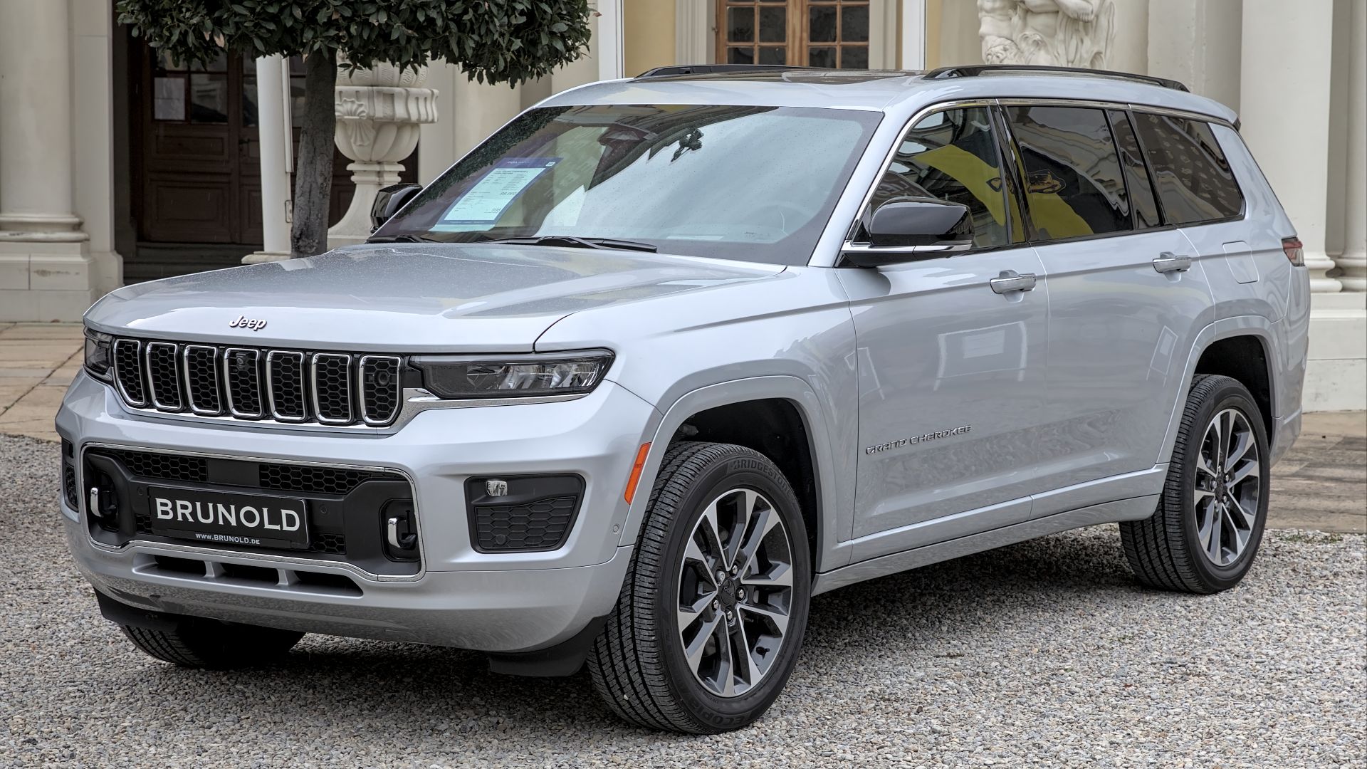 File:Jeep Grand Cherokee L Overland Automesse Ludwigsburg 2022 1X7A5918.jpg