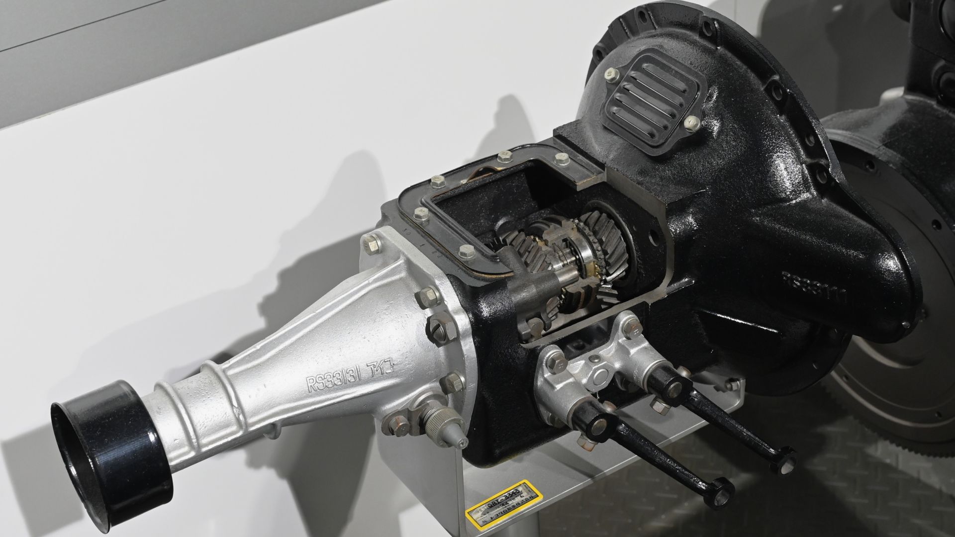 File:3-speed manual transmission of Toyopet Crown RS.jpg
