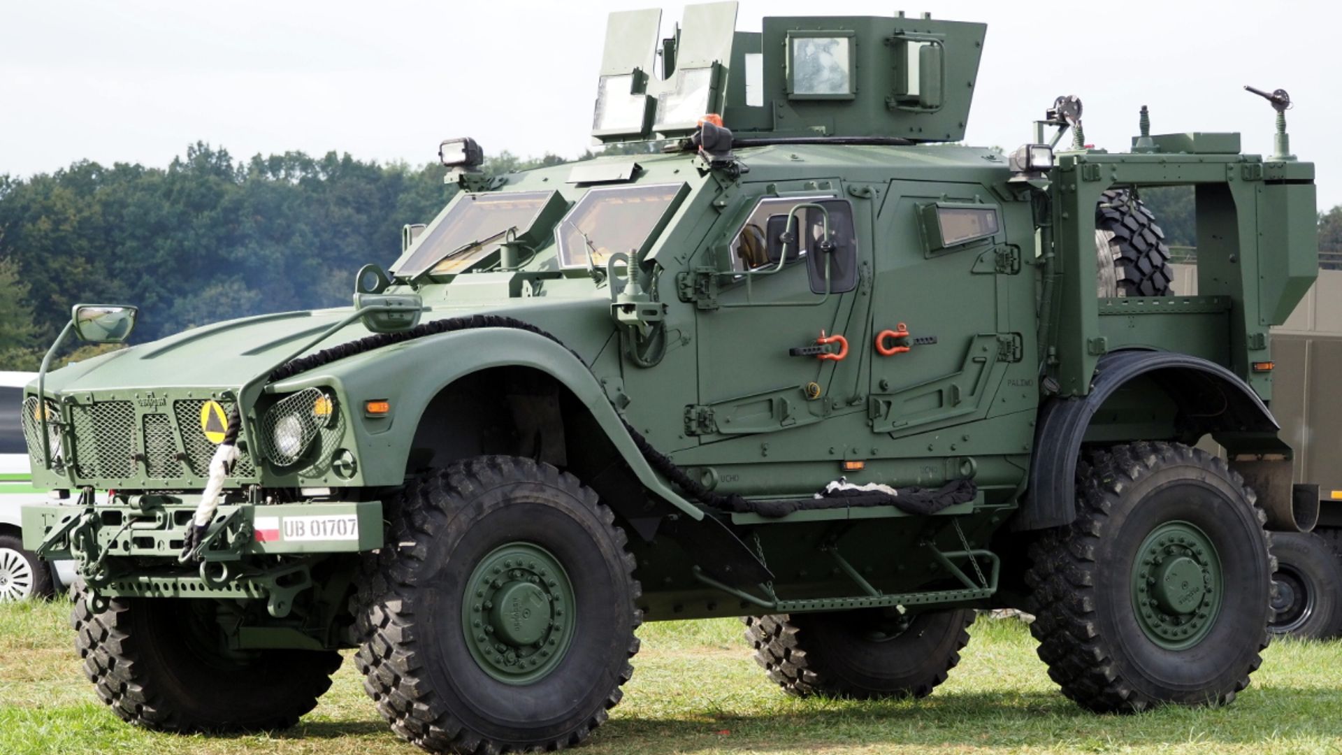 File:Polish Oshkosh M-ATV M1240A1 Ostrava 2021.jpg