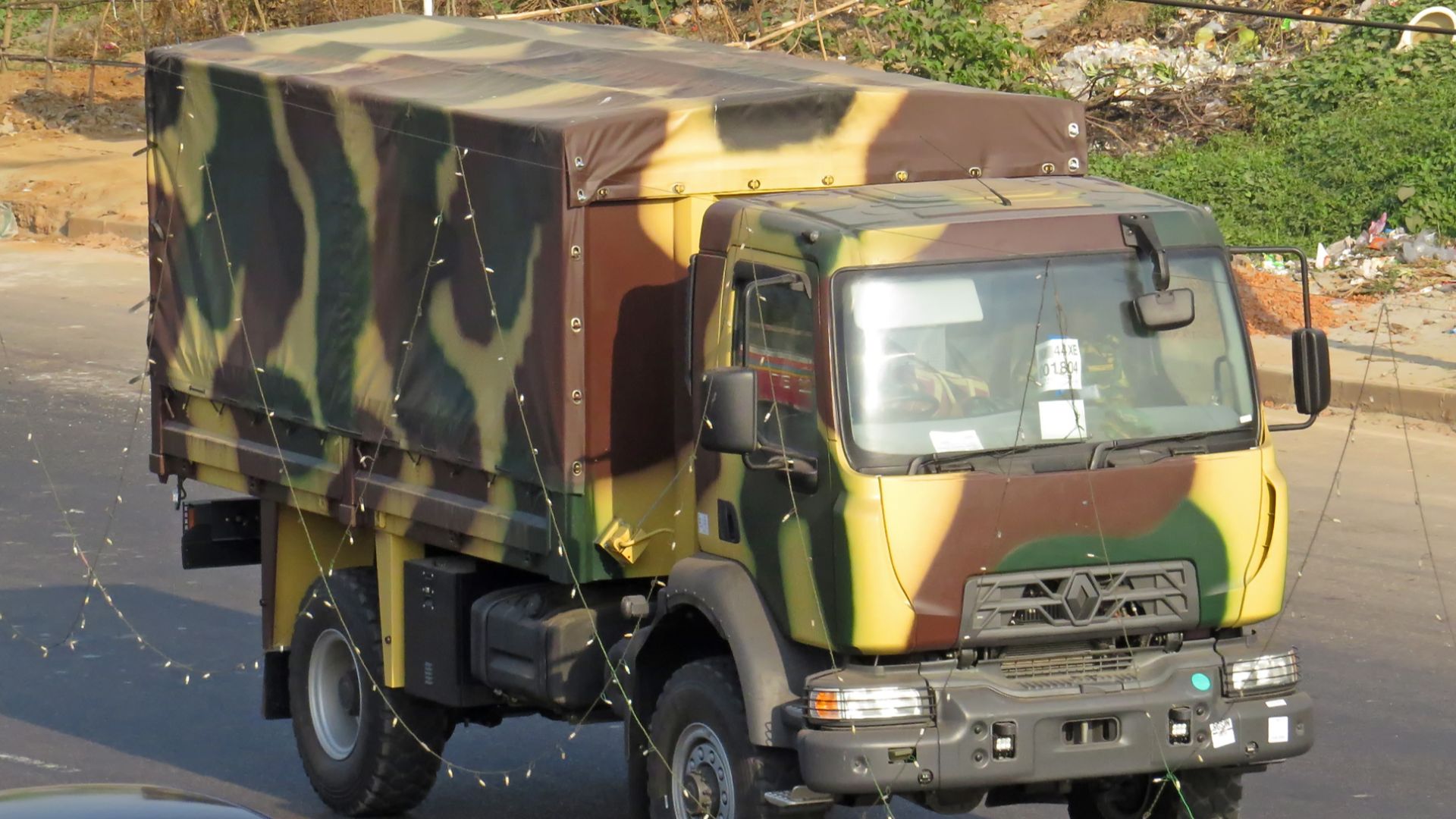 File:Bangladesh Army Renault Midlum 4X4 truck (30473327311).jpg